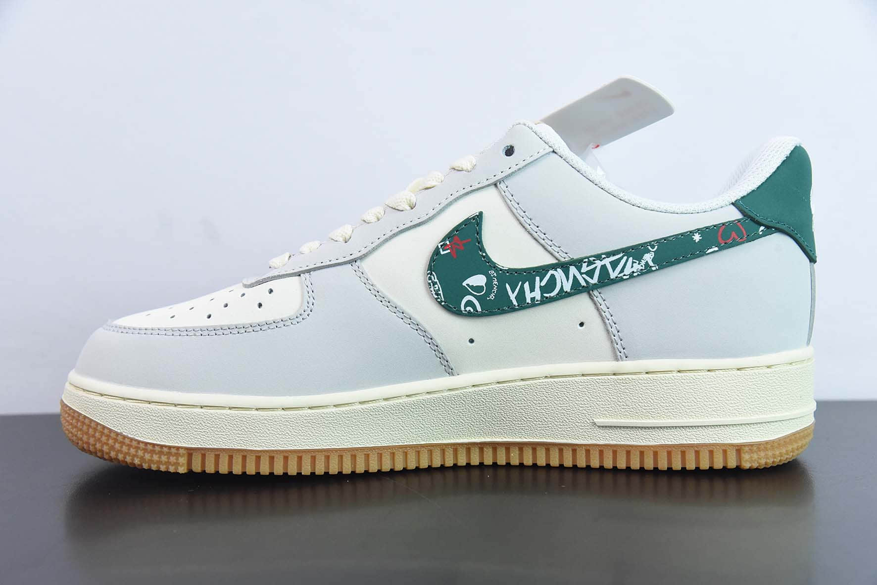 耐克Nike Air Force 1'07 Low 纪梵希联名白绿空军一号低帮休闲板鞋纯原版本 货号：BS9055-813　