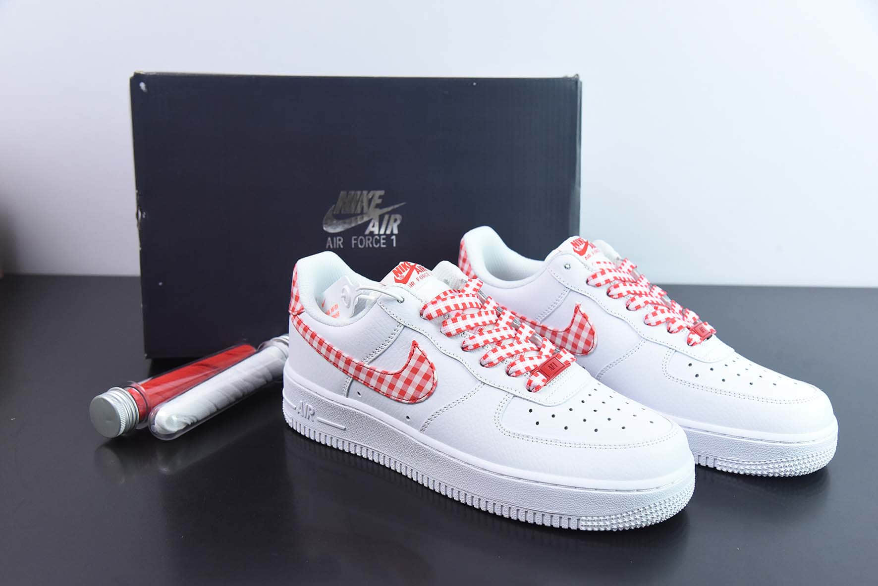 耐克Nike Air Force 1'07 Low 白红格子布空军一号低帮休闲板鞋纯原版本 货号：DZ2784-101　