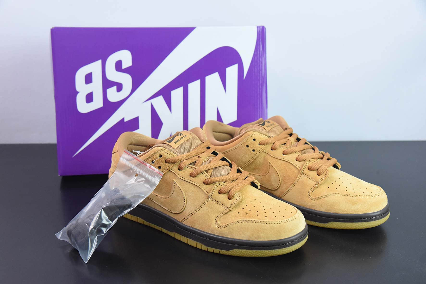 耐克Nike SB Dunk Low Pro 小麦落叶黄SB低帮运动滑板鞋纯原版本 货号：BQ6817-204 