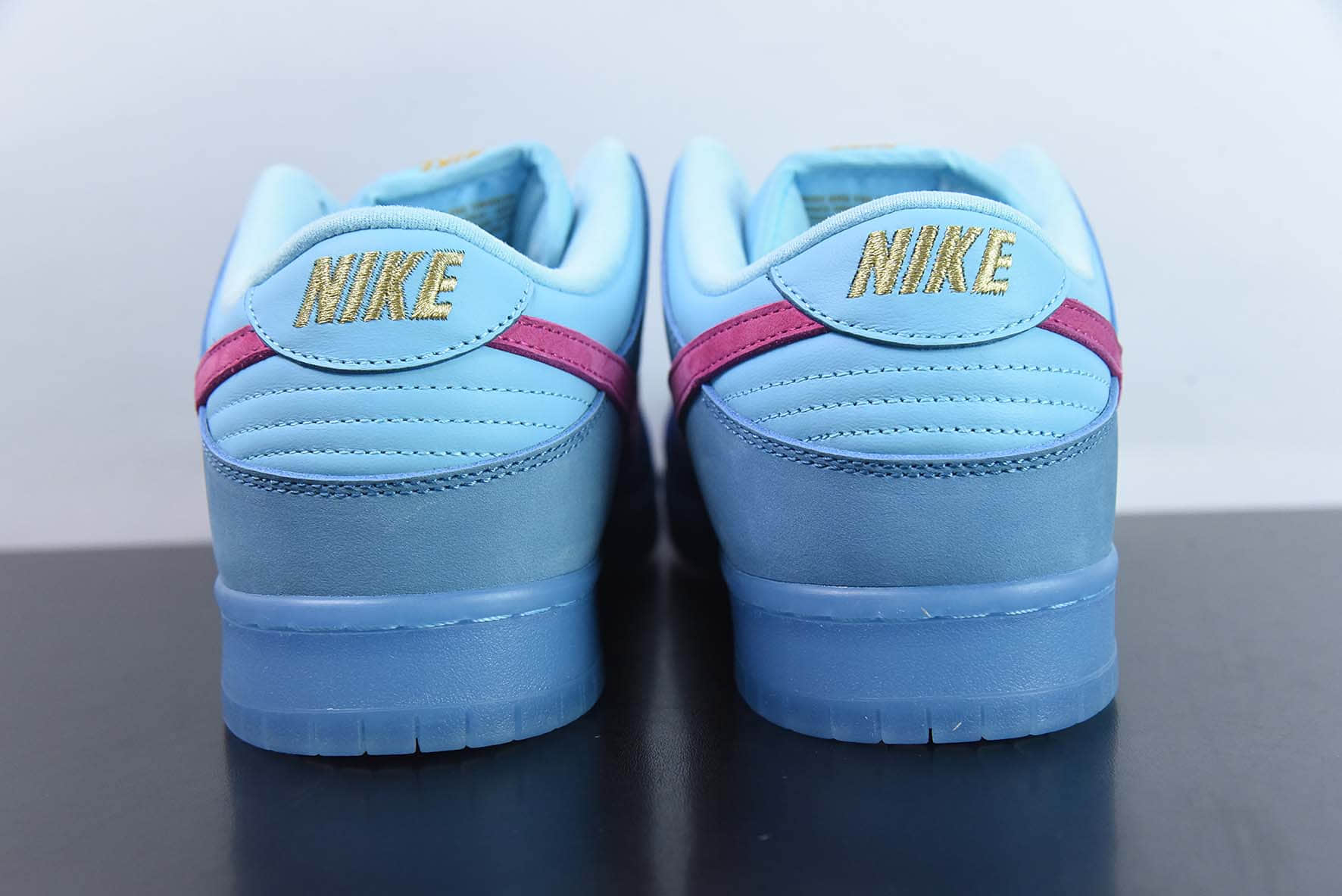 耐克Nike Run The Jewels × Nike Dunk SB Low 说唱歌手联名蓝毛怪SB低帮休闲滑板鞋纯原版本 货号： DO9404-400
