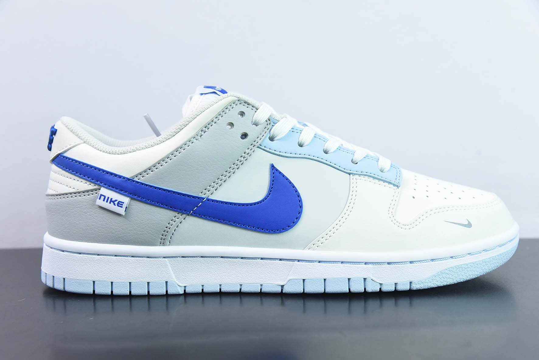 耐克Nike Dunk Low “Ivory Hyper Royal” 海盐蓝SB低帮休闲滑板鞋纯原版本 货号：FB1843-141