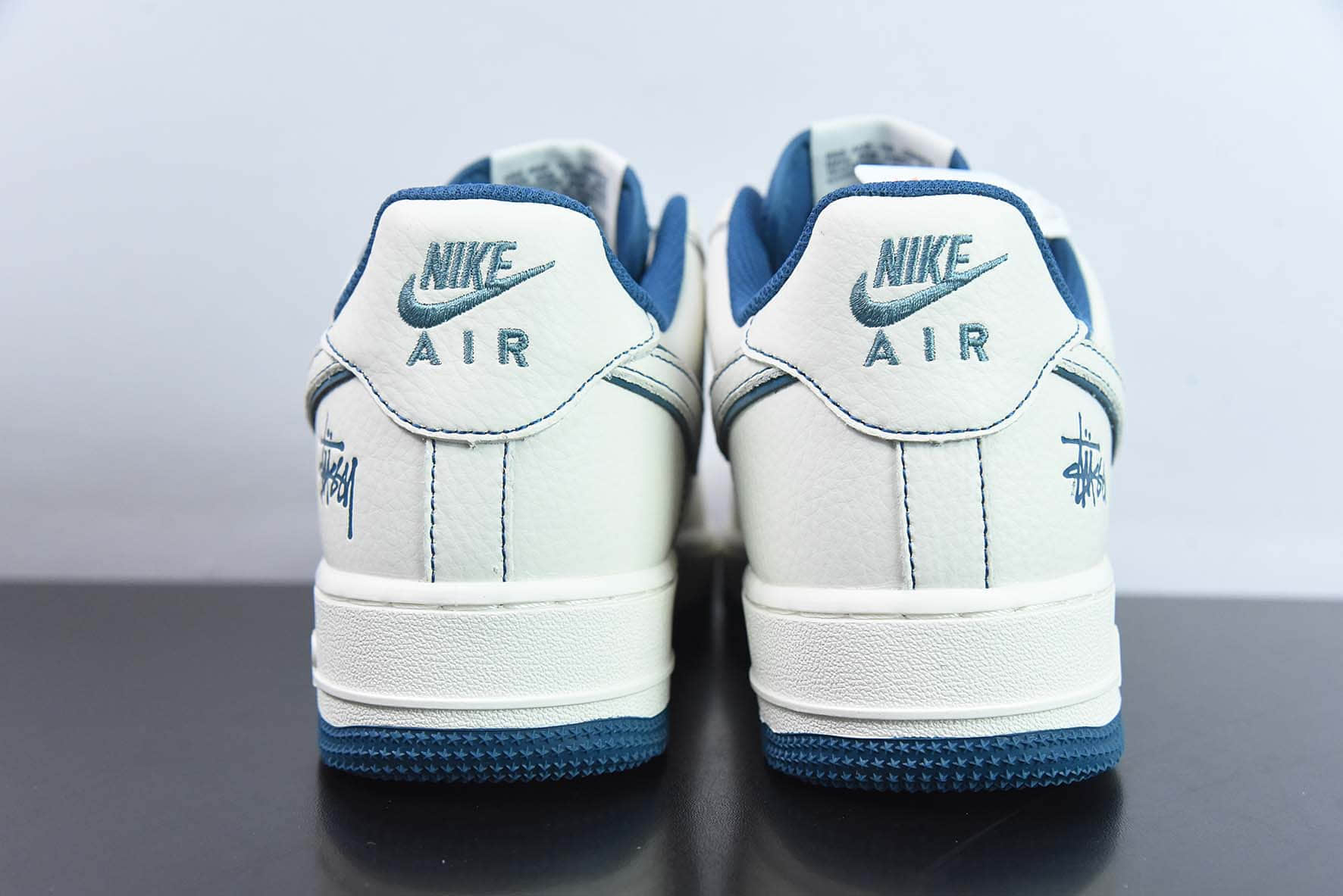 耐克Nike Air Force 1 Low 斯图西联名炫蓝3M反光空军一号低帮休闲板鞋纯原版本 货号：UN1635-333