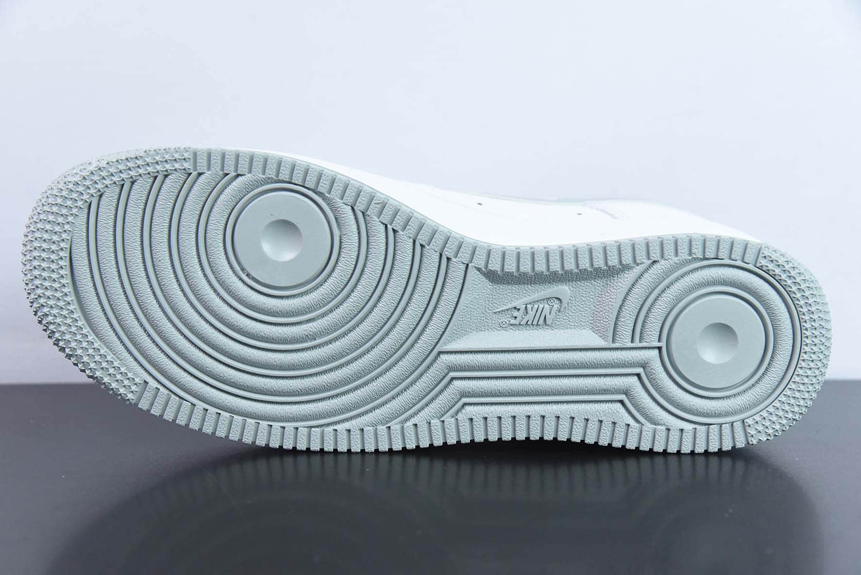 耐克Nike Air Force 1 Low 白银空军一号低帮休闲板鞋纯原版本 货号：DZ6755-100