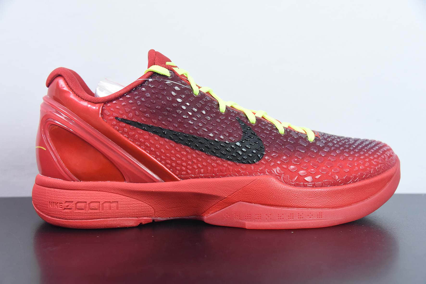 科比Nike Kobe 6 Protro “Reverse Grinch”科比六代红黑反转青蜂侠实战篮球鞋纯原版本 货号：FV4921-600 