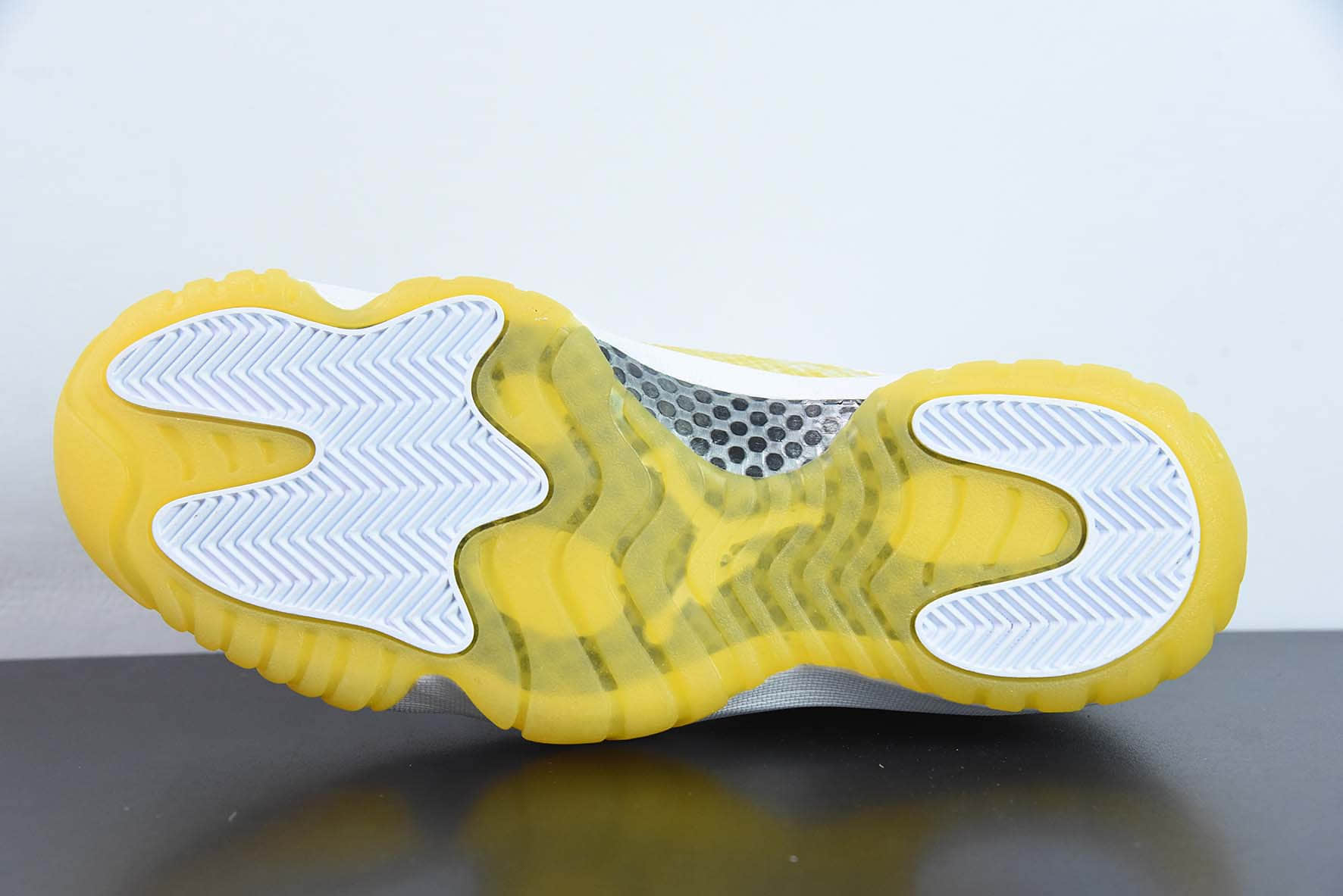 乔丹Air Jordan 11 Low Yellow SnakeskinAJ11 复刻黄色蛇纹低帮实战篮球鞋纯原版本 货号：AH7860-107 