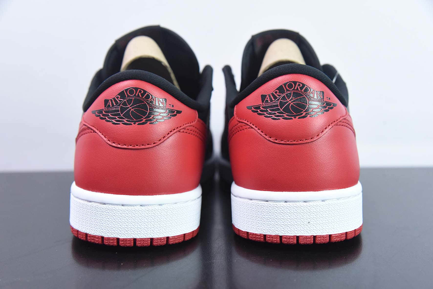 乔丹Air Jordan AJ1 Retro Low OG AJ1“黑红禁穿 ”低帮休闲板鞋纯原版本 货号：705329-001 