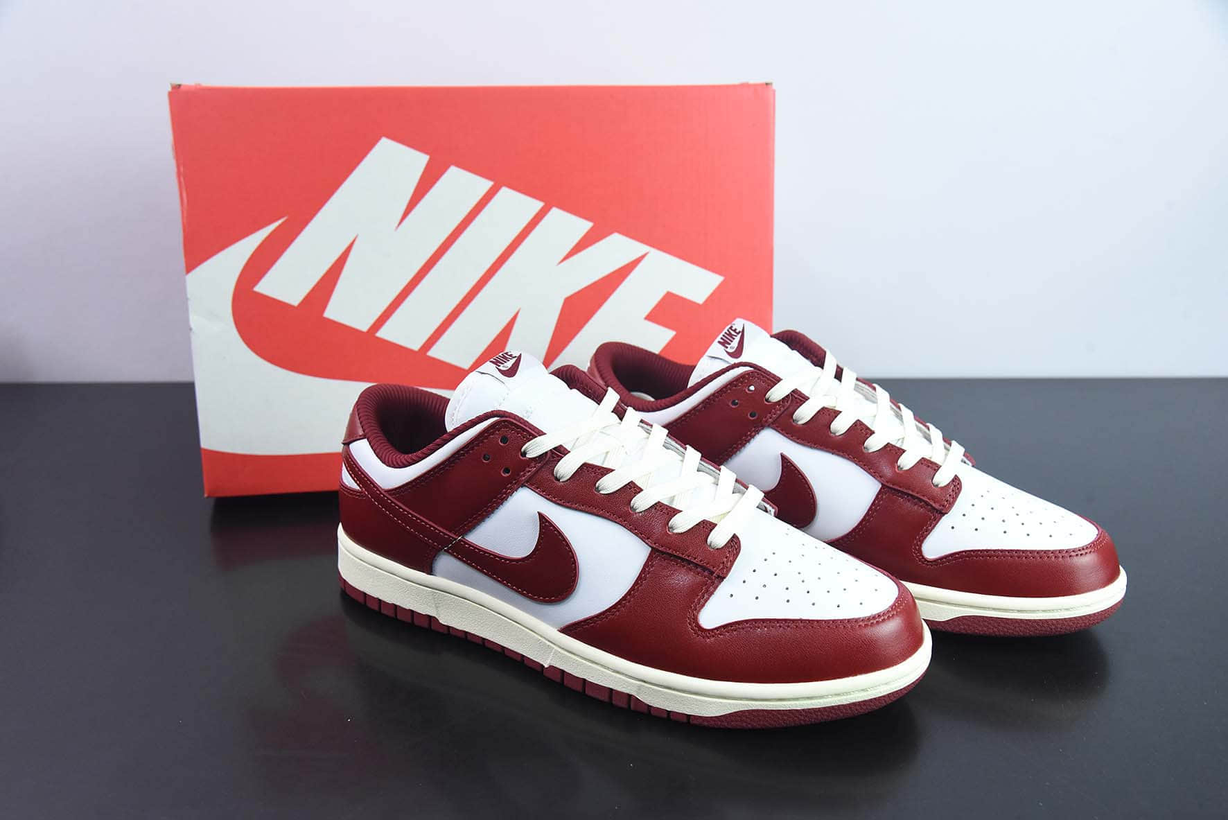 耐克Nike Dunk Low PRM Team Red'and White白红做旧复古SB低帮休闲滑板鞋纯原版本 货号：FJ4555-100 