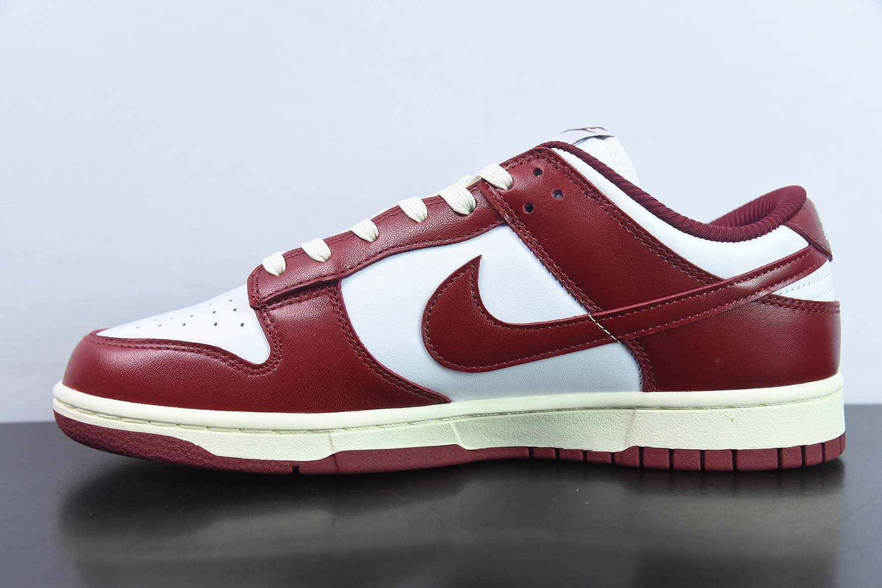 耐克Nike Dunk Low PRM Team Red'and White白红做旧复古SB低帮休闲滑板鞋纯原版本 货号：FJ4555-100 