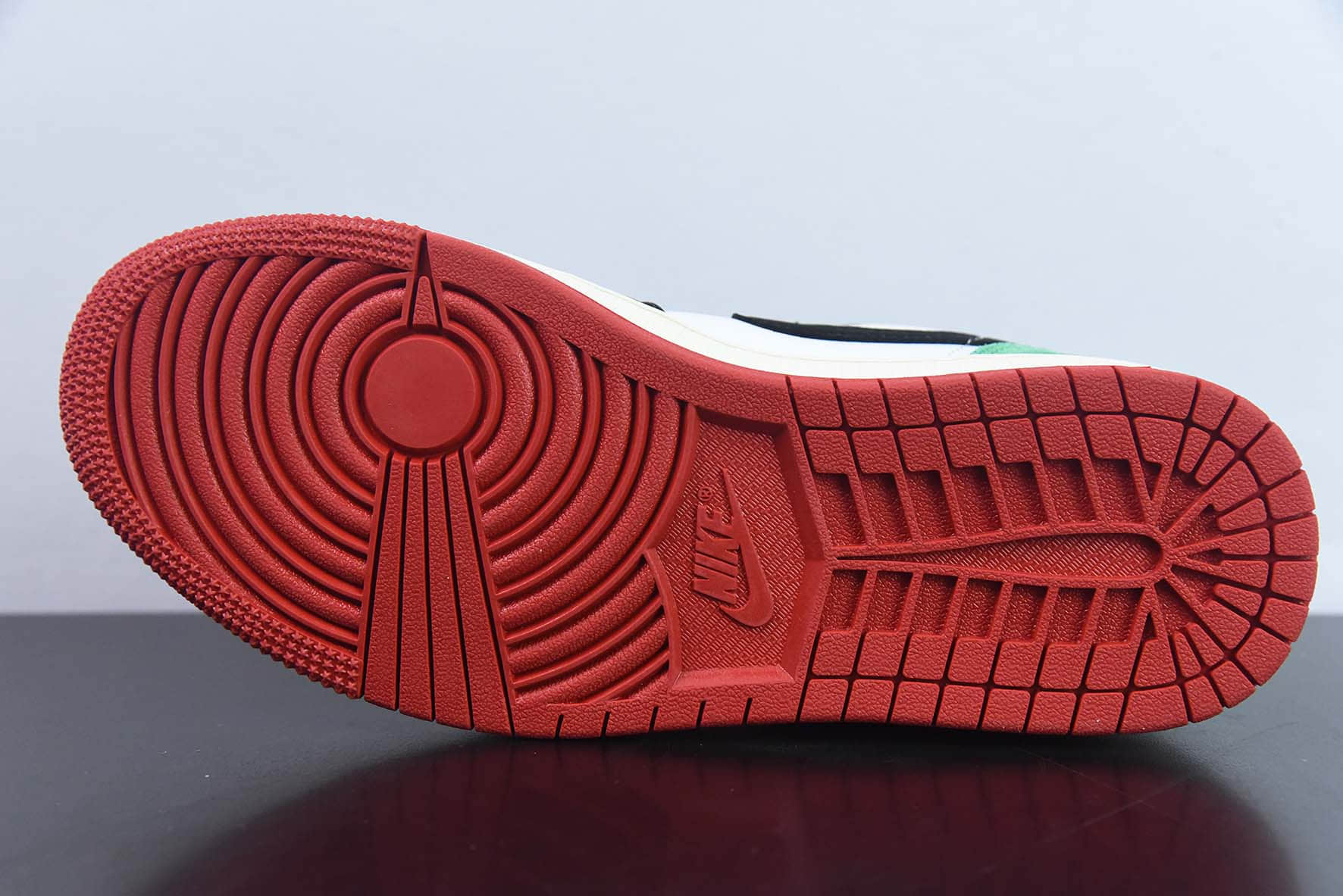 乔丹Air Jordan 1 Low Quai 54 AJ1锦标赛黑红绿鸳鸯20周年特别款低帮文化休闲板鞋纯原版本 货号：FQ6703-100