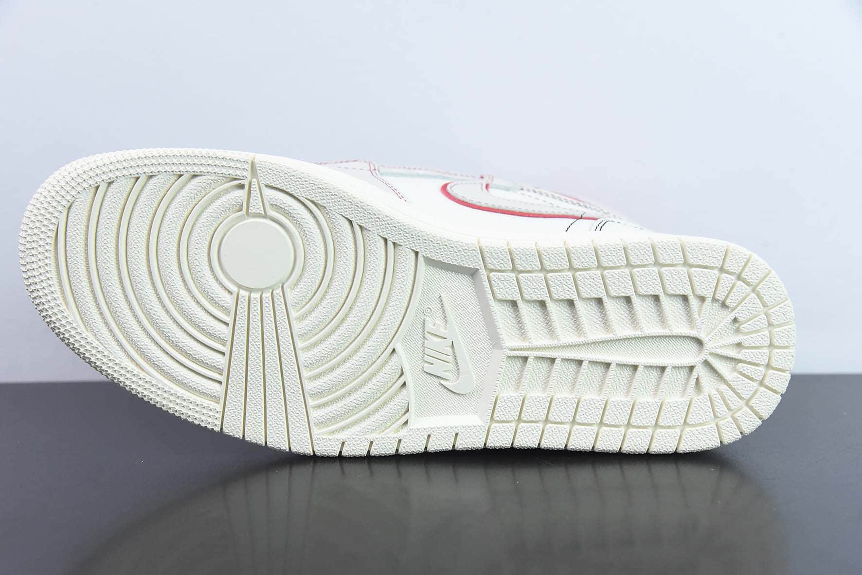 乔丹Air Jordan 1 Retro PhantomAJ1白红兔八哥高帮复古文化篮球鞋纯原版本 货号：555088-160