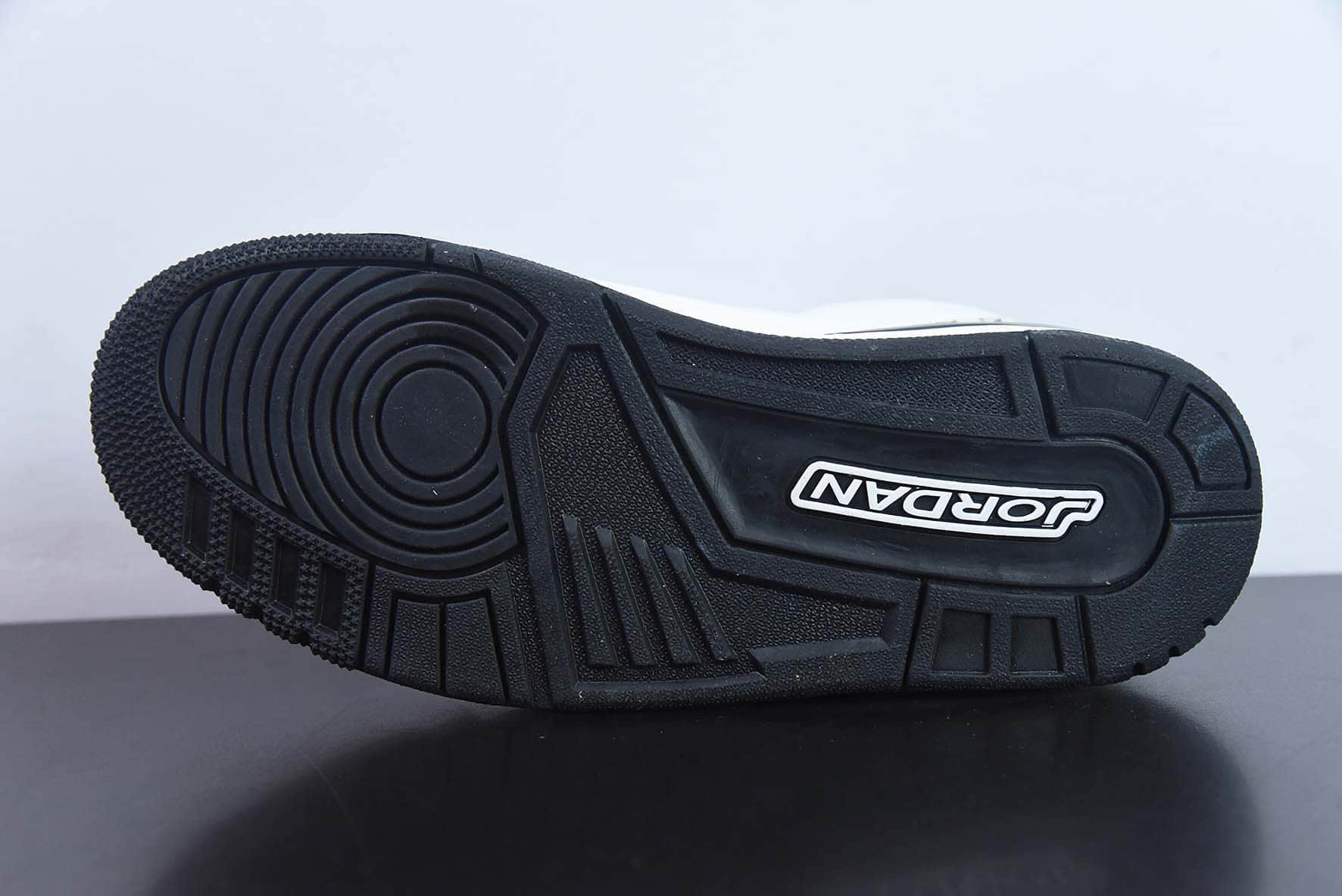 乔丹Air Jordan 3 Retro Hide and Sneak AJ3白灰大象复古文化篮球鞋纯原版本 货号：DX6665-100 