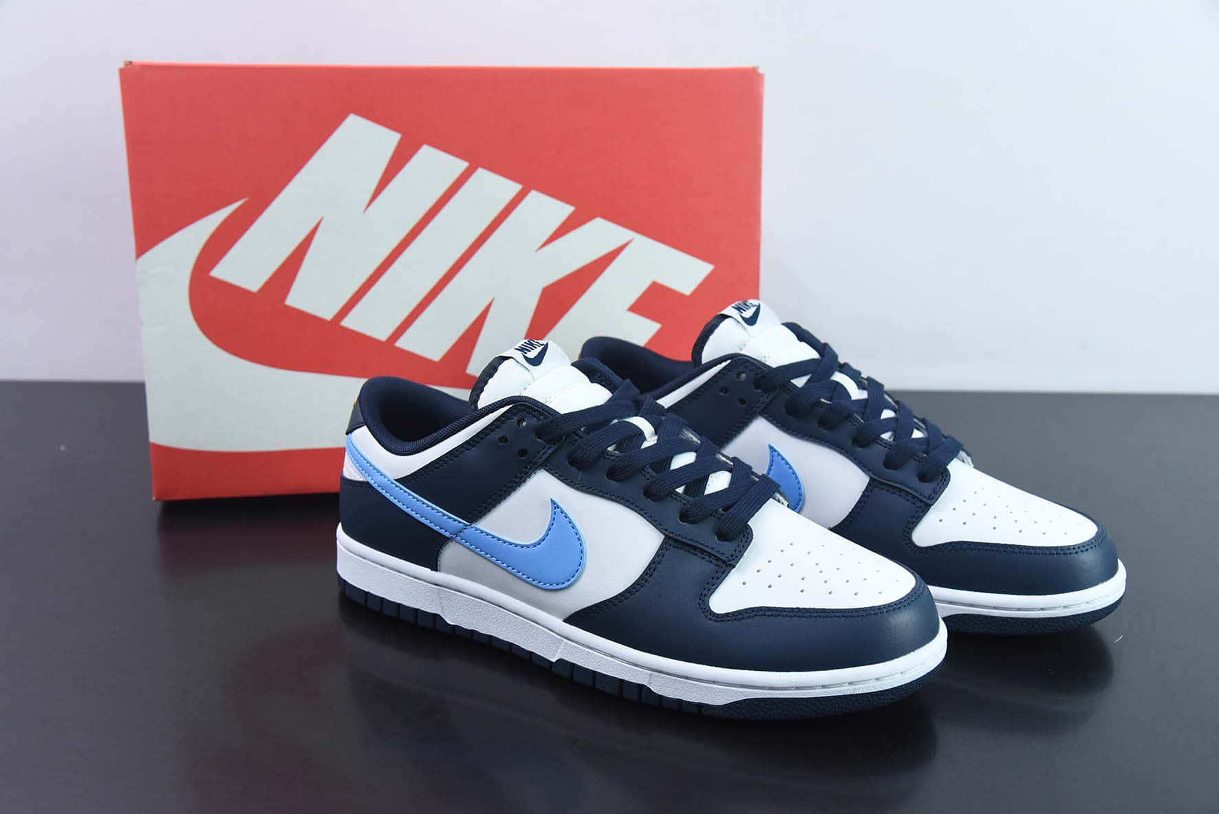 耐克Nike Dunk SB Low 黑曜石蓝白SB低帮休闲滑板鞋纯原版本 货号：FN7800-400