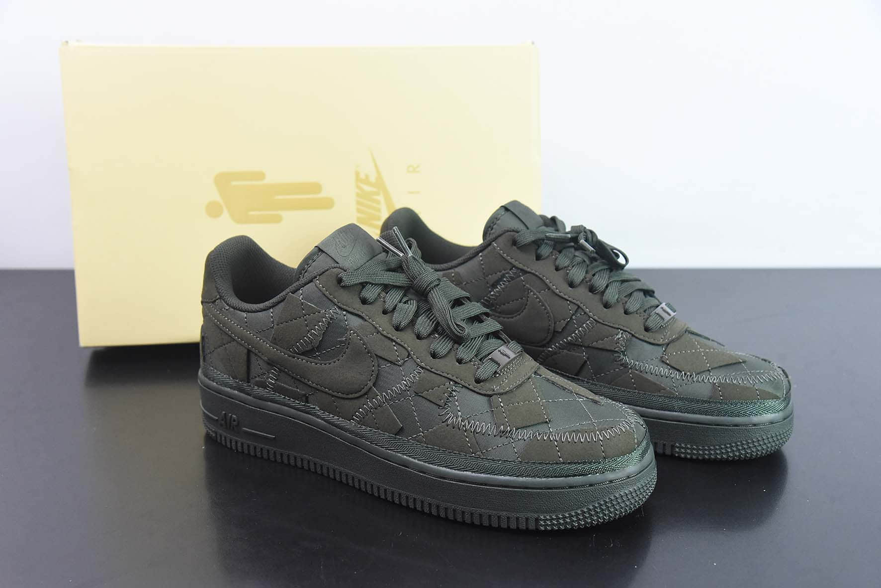 耐克Nike Billie Eilish x Nike Air Force1碧梨联名黑色空军低帮休闲板鞋纯原版本 货号：DQ4137-300