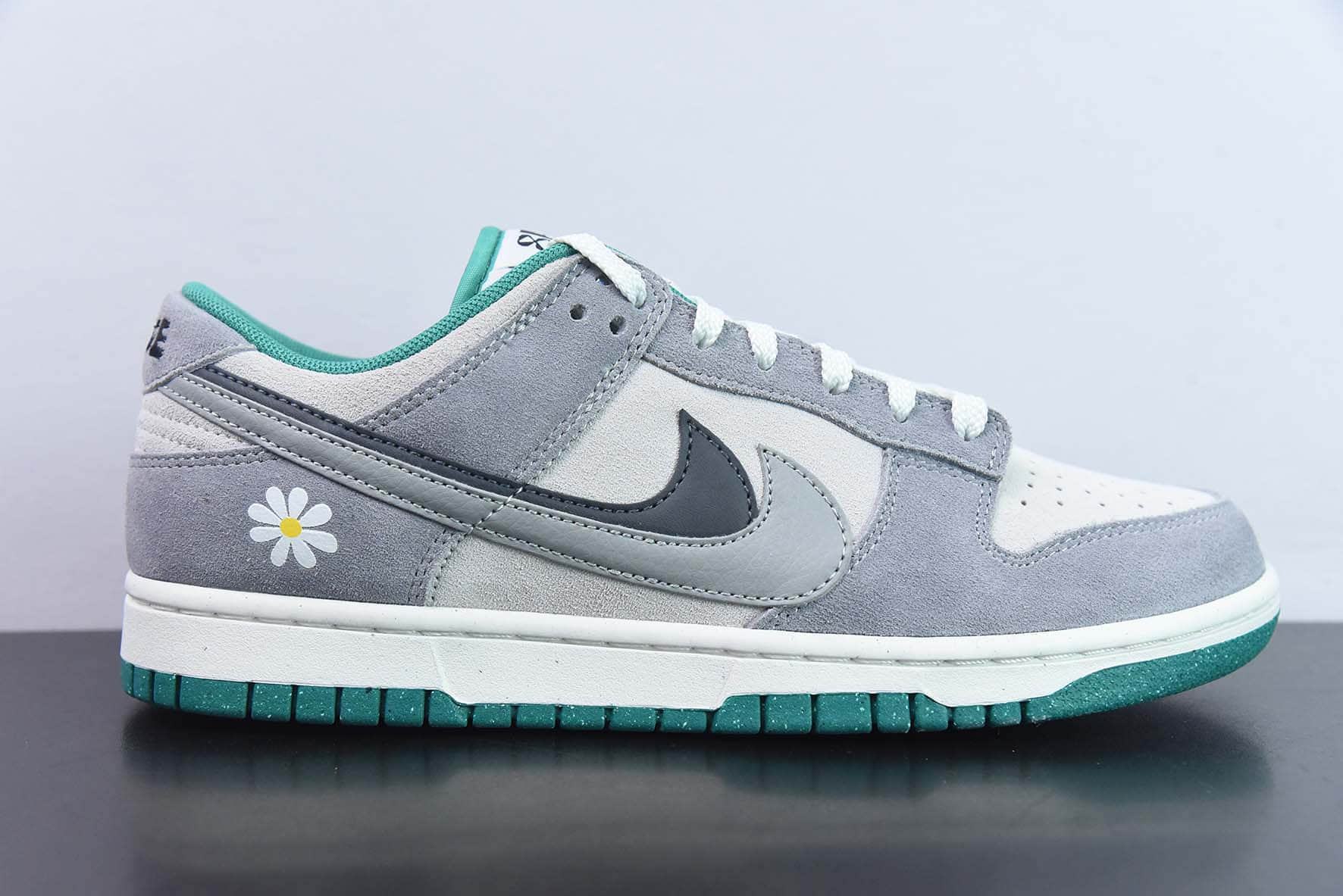 耐克Nike SB Dunk Low SE85 Double SwooshGreyBlackWhite拼色深灰浅灰黑白双钩雏菊运动滑板板鞋纯原版本 货号：DO9457-143 