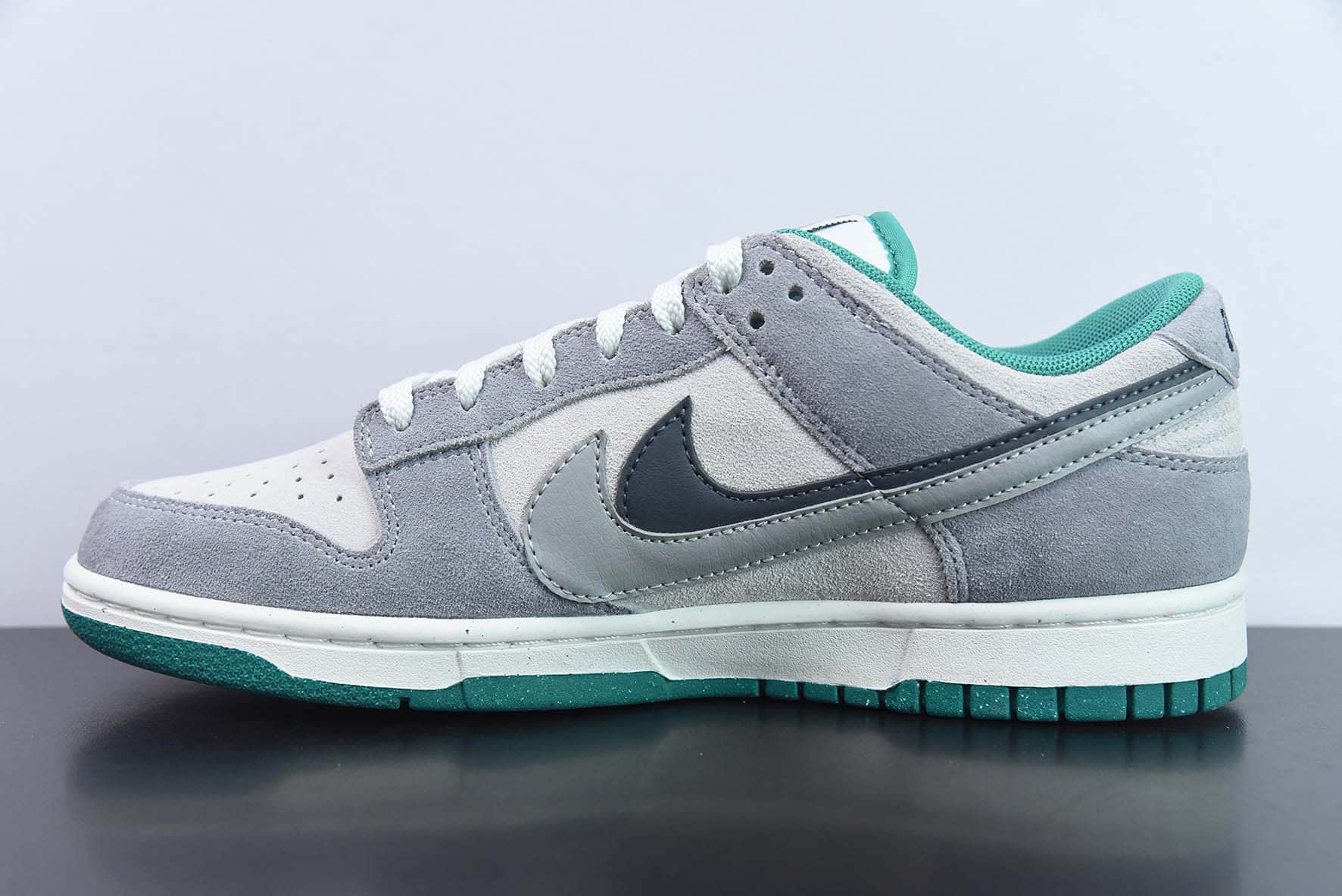 耐克Nike SB Dunk Low SE85 Double SwooshGreyBlackWhite拼色深灰浅灰黑白双钩雏菊运动滑板板鞋纯原版本 货号：DO9457-143 