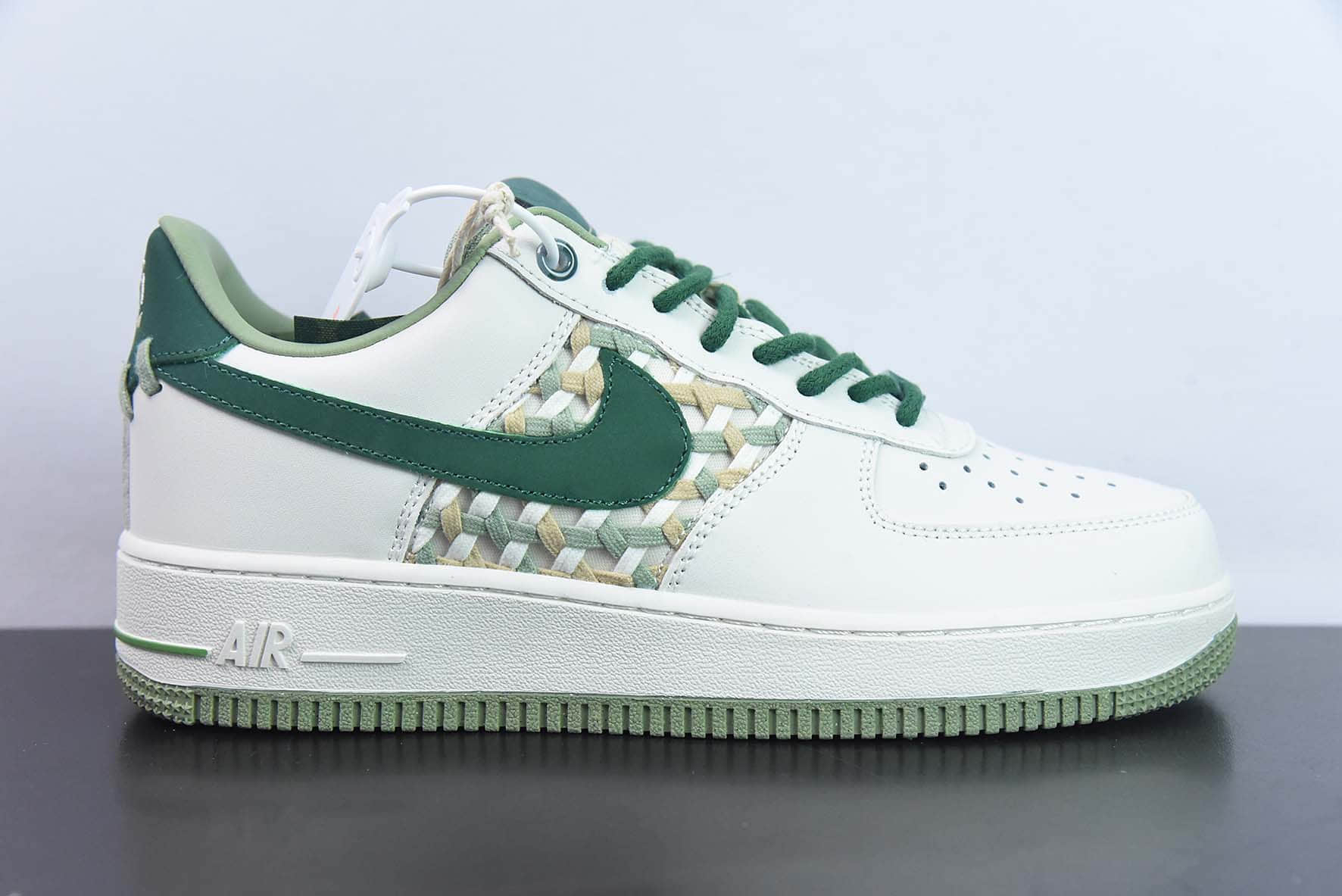 耐克Nike Air Force 1 '07 Low 白绿编织小香风空军一号低帮休闲板鞋纯原版本 货号：FN0369-100 