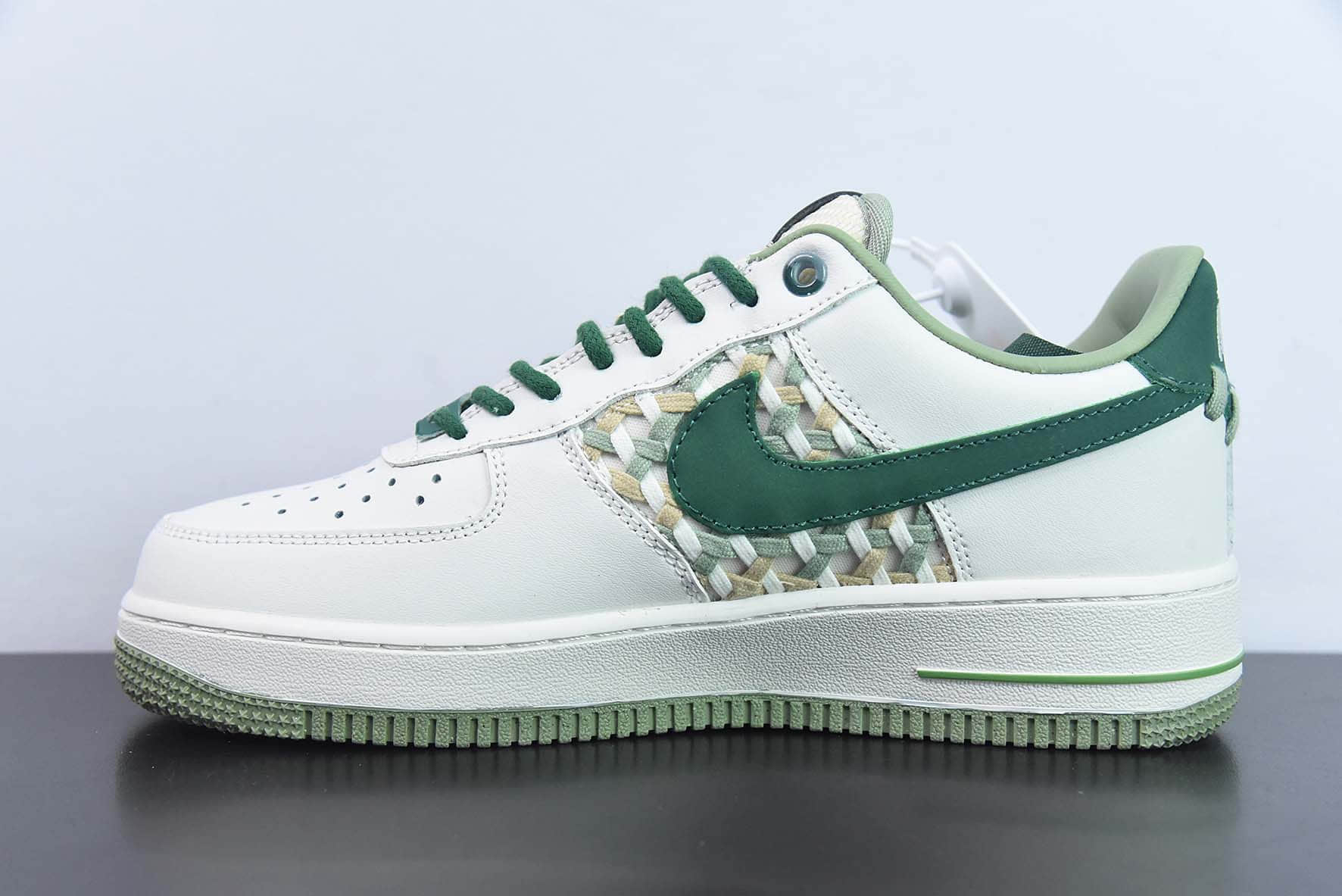 耐克Nike Air Force 1 '07 Low 白绿编织小香风空军一号低帮休闲板鞋纯原版本 货号：FN0369-100 