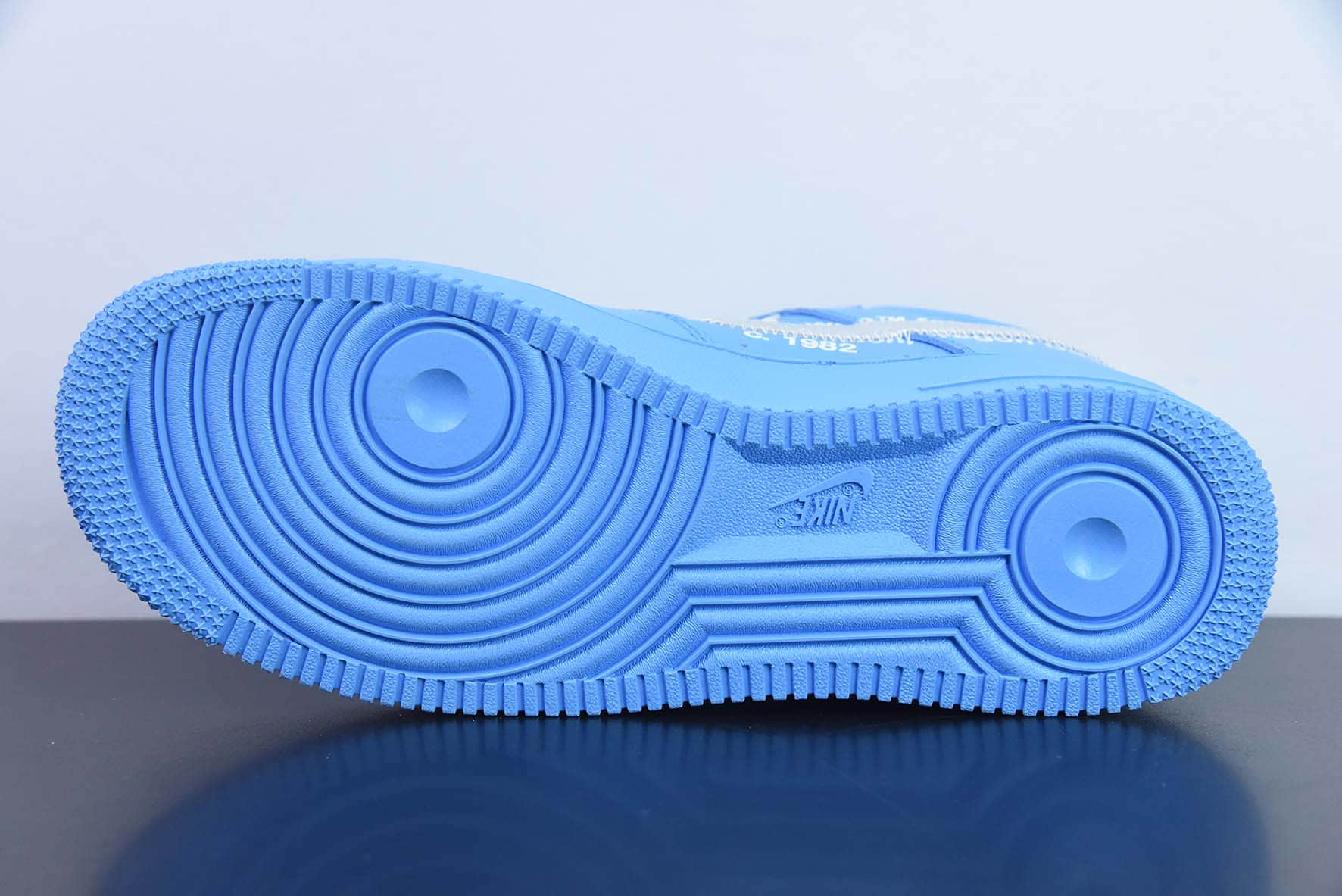耐克Nike OW x NK AF1 MCA蓝色艺术馆联名空军一号低帮运动板鞋纯原版本 货号：CI1173-400