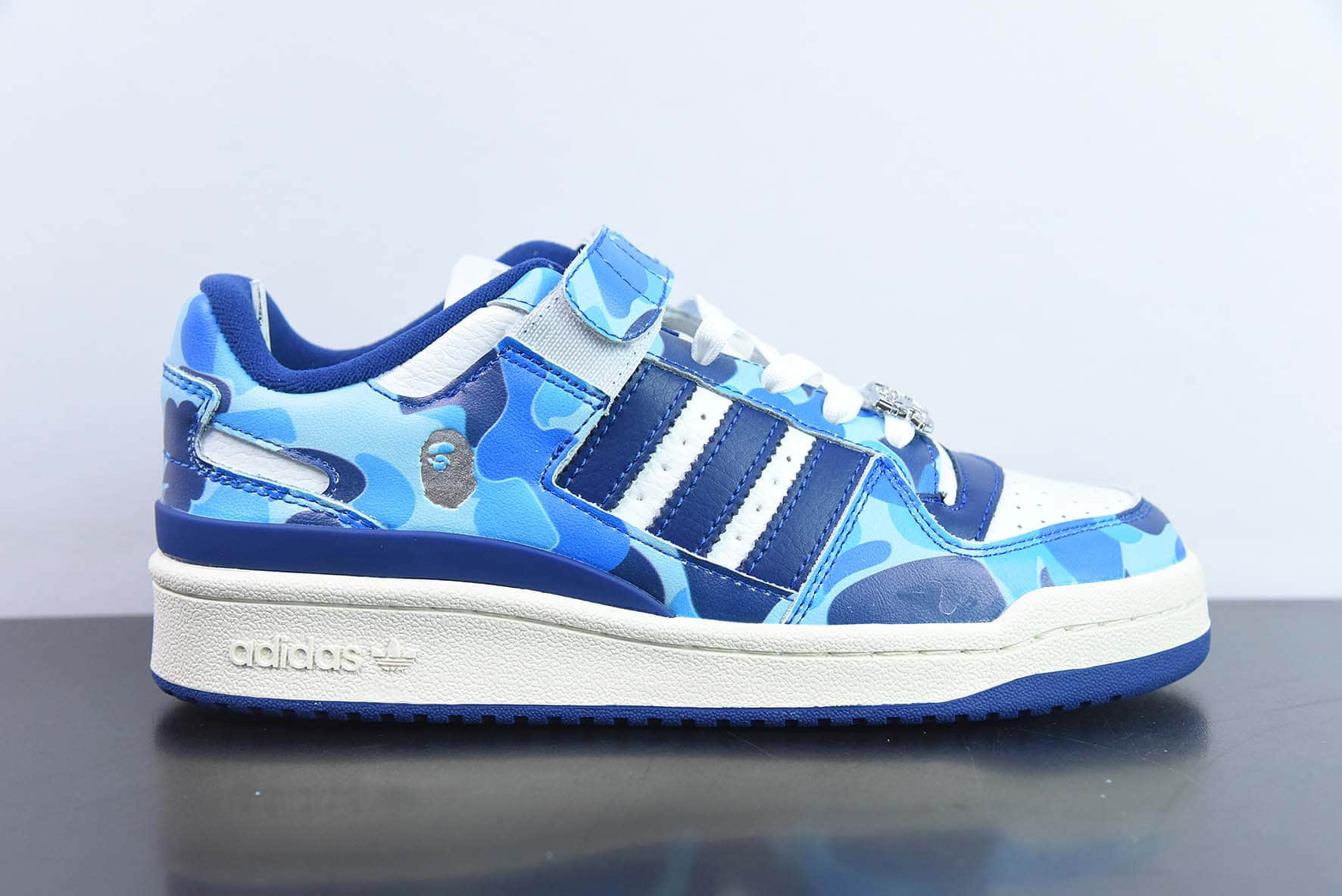 阿迪达斯Adidas Bape x Adidas Forum 84 Low OG联名款白蓝迷彩低帮百搭潮流休闲运动板鞋纯原版本 货号：ID4772