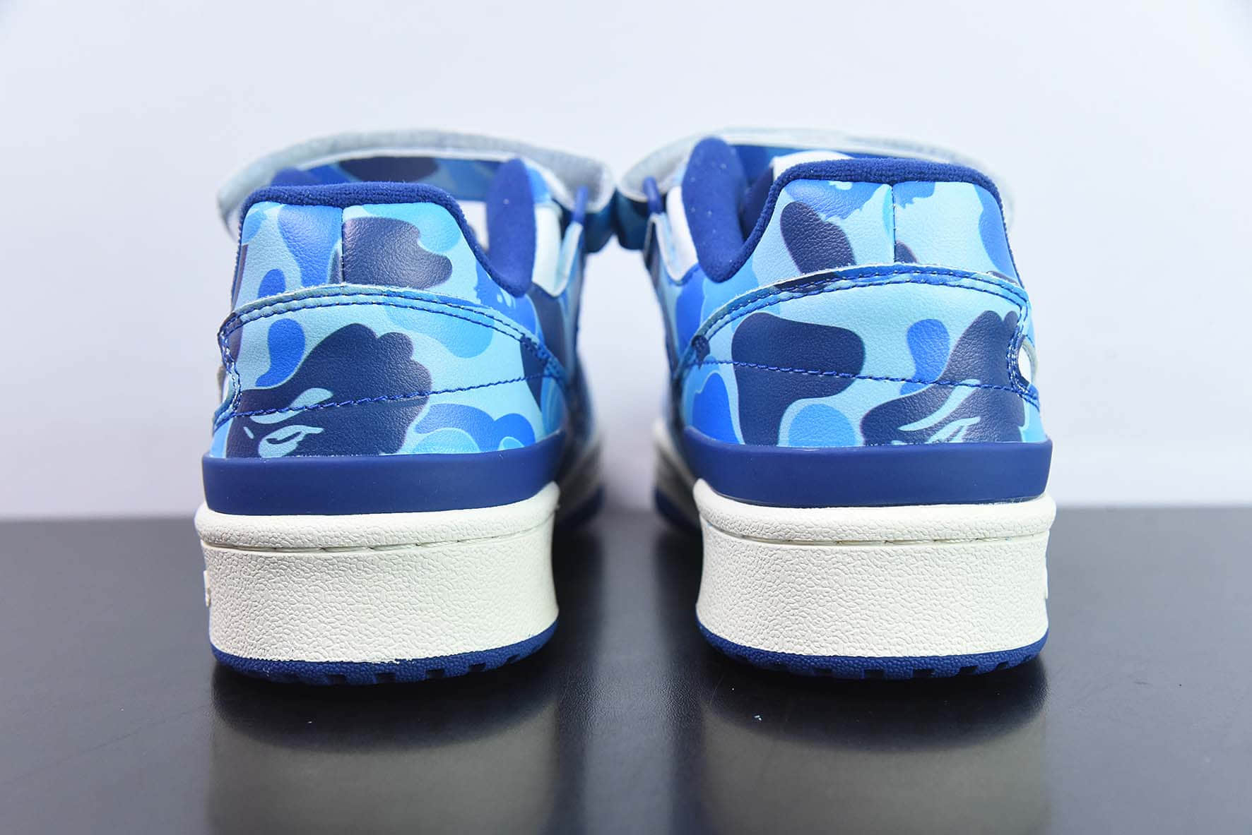 阿迪达斯Adidas Bape x Adidas Forum 84 Low OG联名款白蓝迷彩低帮百搭潮流休闲运动板鞋纯原版本 货号：ID4772