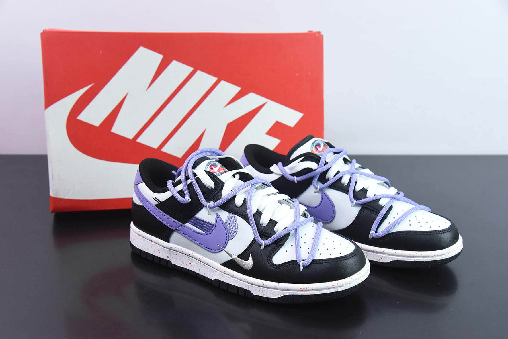 耐克Nike SB Dunk Low 黑白紫三勾绑带解构SB低帮休闲板鞋纯原版本 货号：FD4623-136