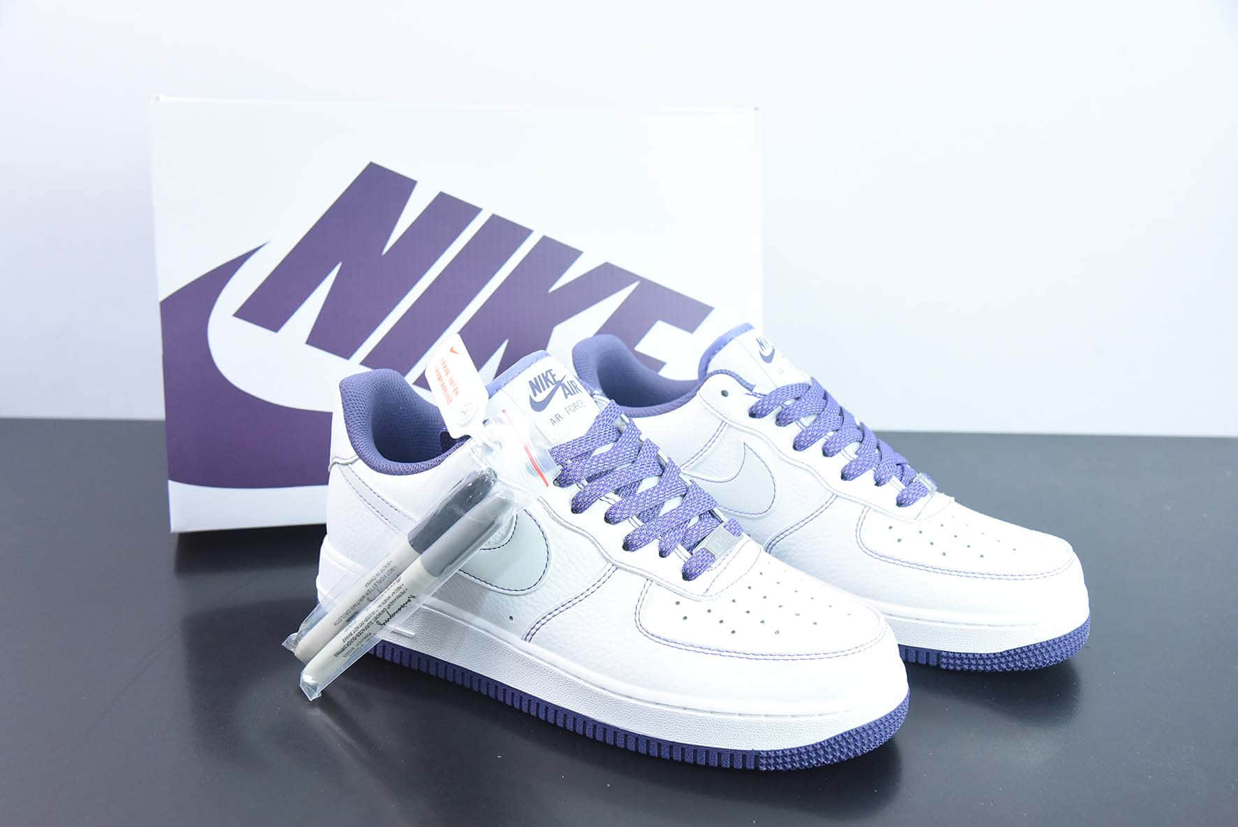 耐克Nike Air Force 1’07 LowWhitePurple Reflectiv皮革白葡萄紫3M天使反光空军一号低帮休闲板鞋纯原版本 货号：MM3603-025