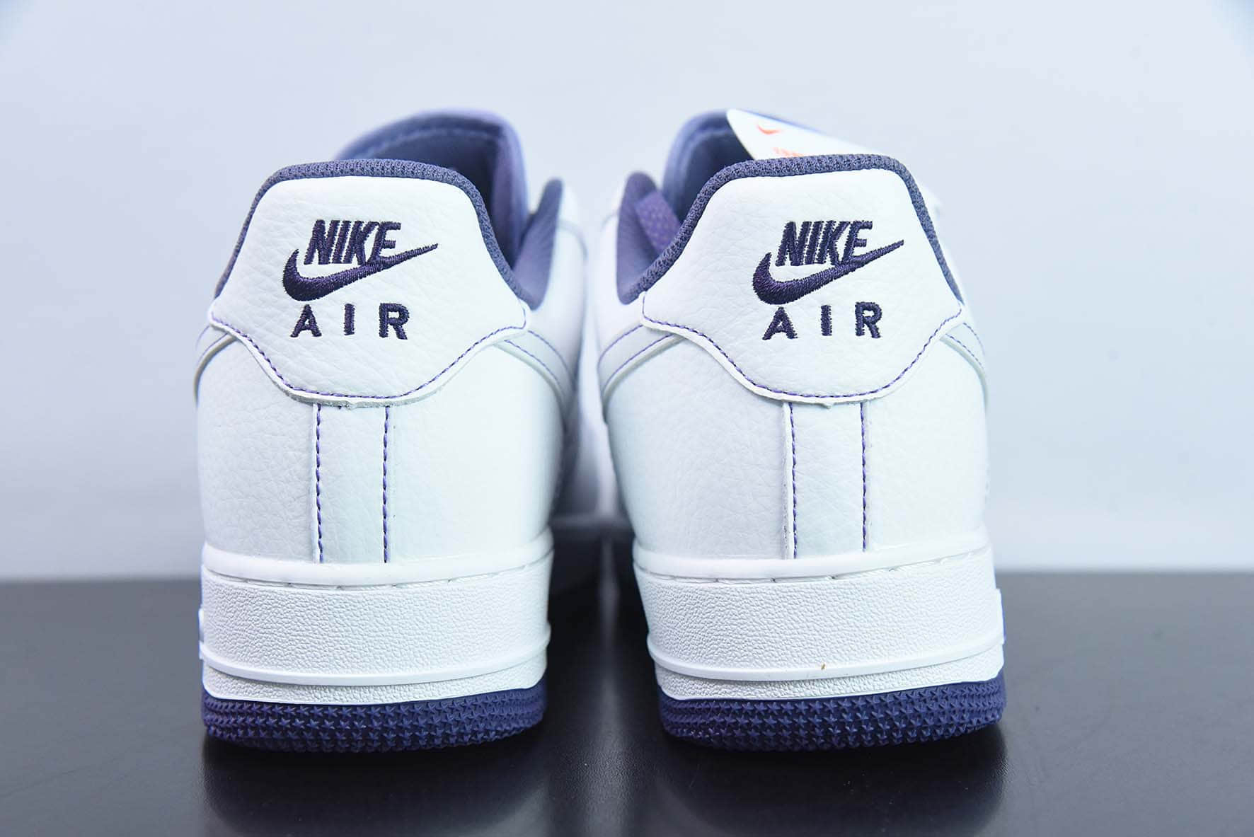 耐克Nike Air Force 1’07 LowWhitePurple Reflectiv皮革白葡萄紫3M天使反光空军一号低帮休闲板鞋纯原版本 货号：MM3603-025
