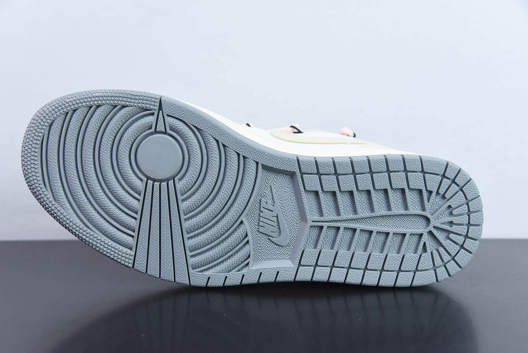 乔丹Air Jordan 1 Low AJ1定制版白粉黄绑带解构运动文化篮球鞋纯原版本 货号：553558-053