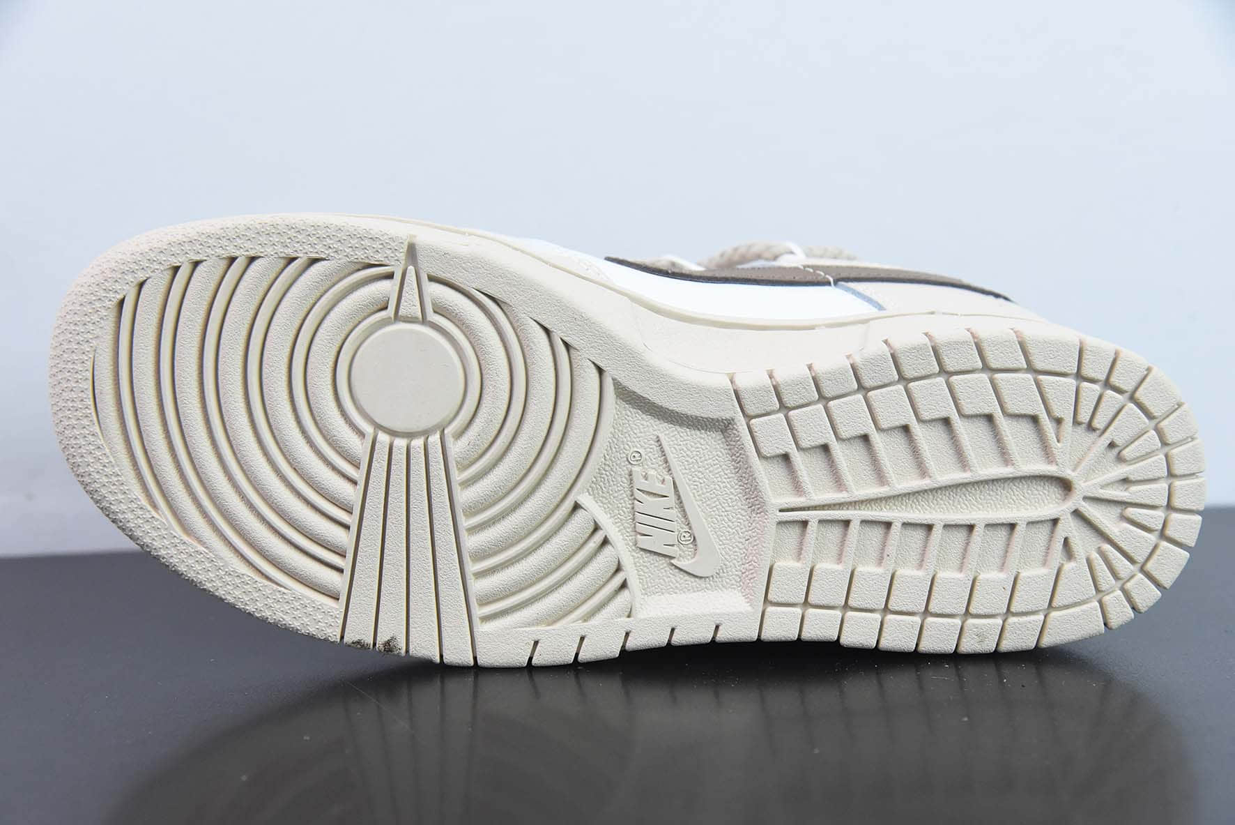 耐克Nike Dunk Low SB 白棕涂鸦绑带定制版低帮滑板鞋纯原版本 货号：DD1503-121