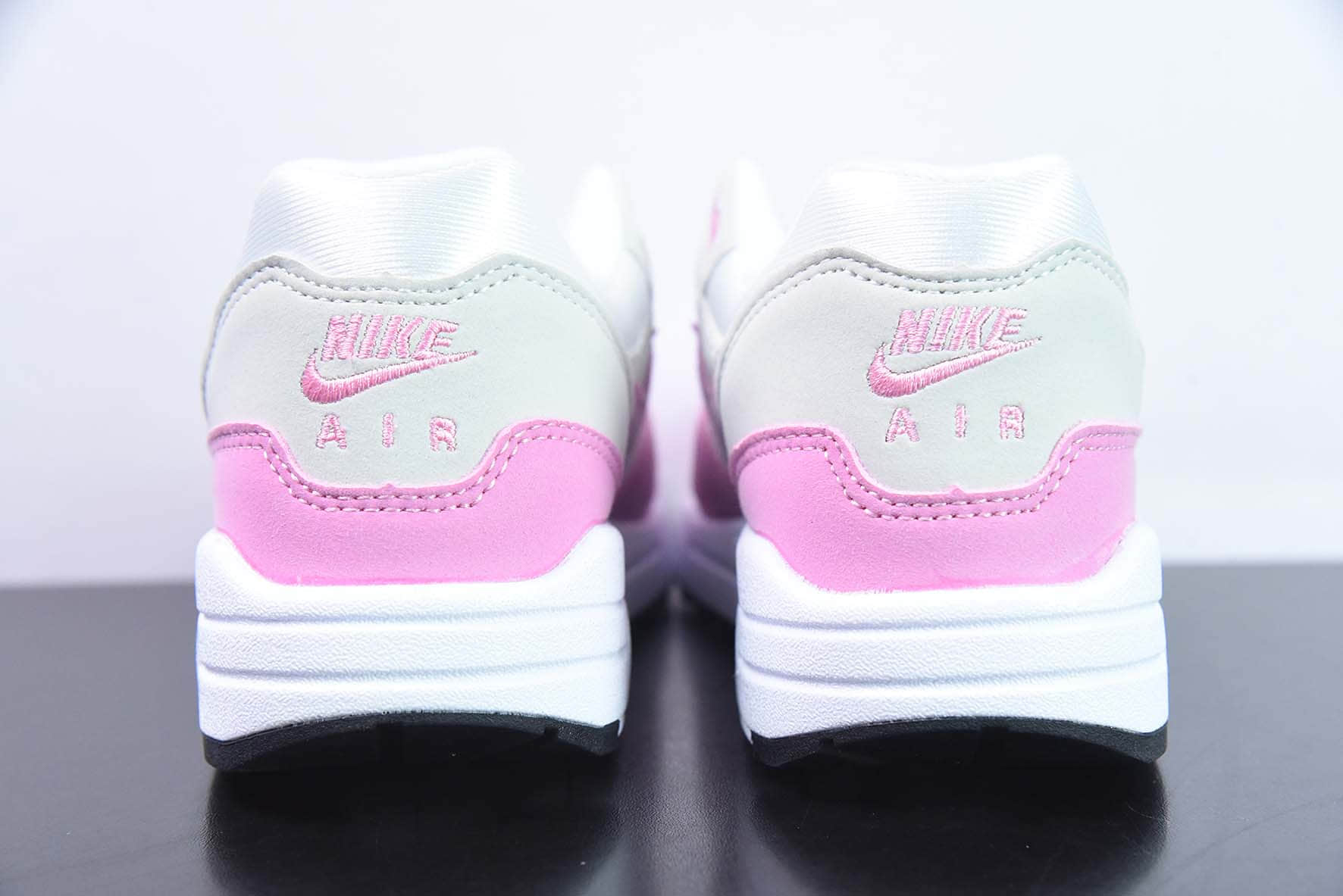 耐克Nike Air Max 1 初代白粉半掌气垫复古跑步鞋纯原版本 货号：DZ2628-001