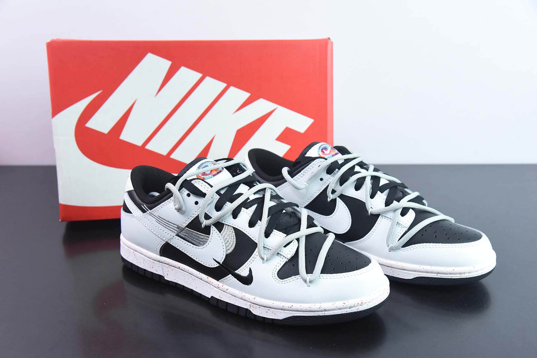 耐克Nike SB Dunk Low 解构活力三钩黑白灰SB低帮休闲滑板鞋纯原版本 货号：FD4623-139