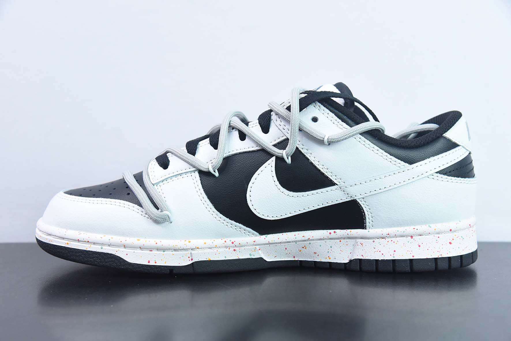 耐克Nike SB Dunk Low 解构活力三钩黑白灰SB低帮休闲滑板鞋纯原版本 货号：FD4623-139