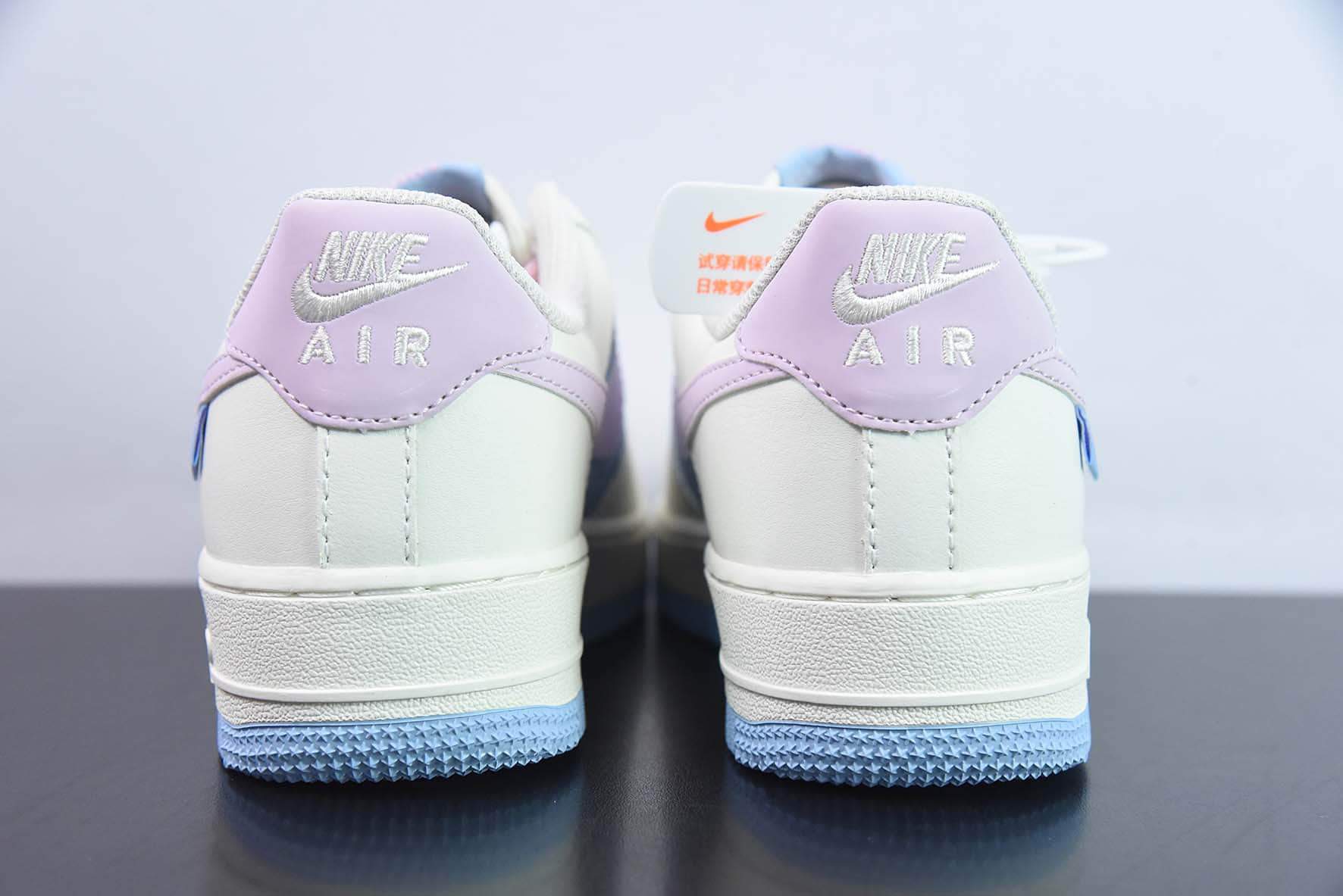 耐克Nike Air Force 1 '07 Low QSSail WhiteBluePink Swoosh皮革米白浅蓝粉小钩空军一号经典低帮百搭休闲运动板鞋纯原版本 货号：DB3301-222 