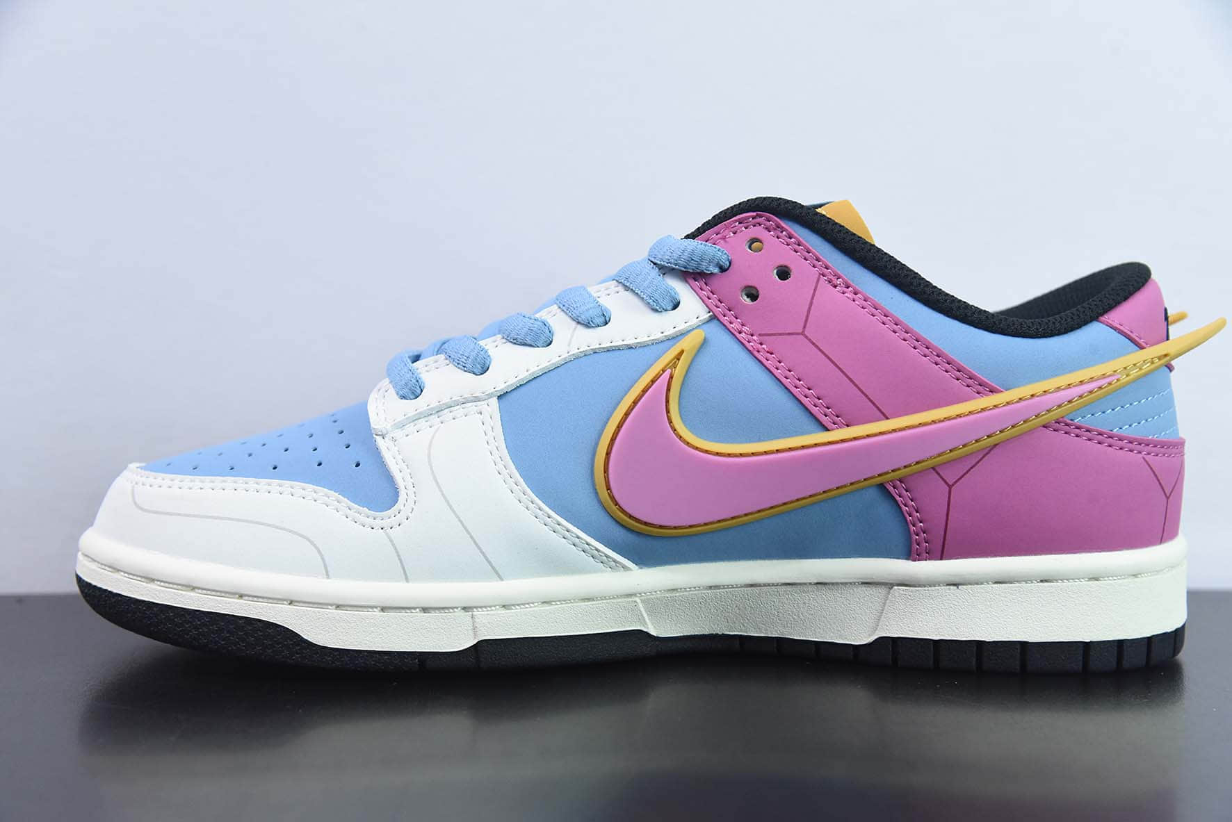 耐克Nike SB Dunk Low 粉蓝白圣斗士星矢联名SB低帮休闲滑板鞋纯原版本 货号：ZD2356-153