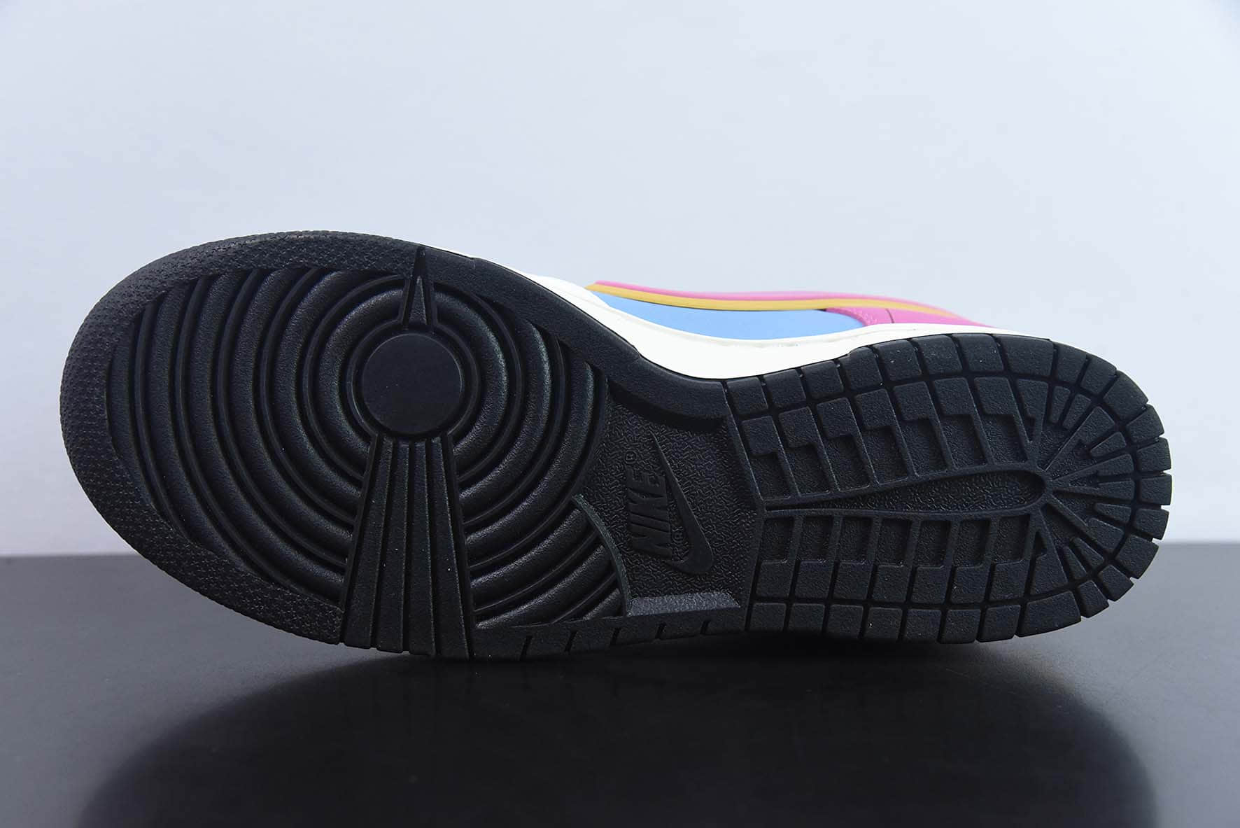 耐克Nike SB Dunk Low 粉蓝白圣斗士星矢联名SB低帮休闲滑板鞋纯原版本 货号：ZD2356-153