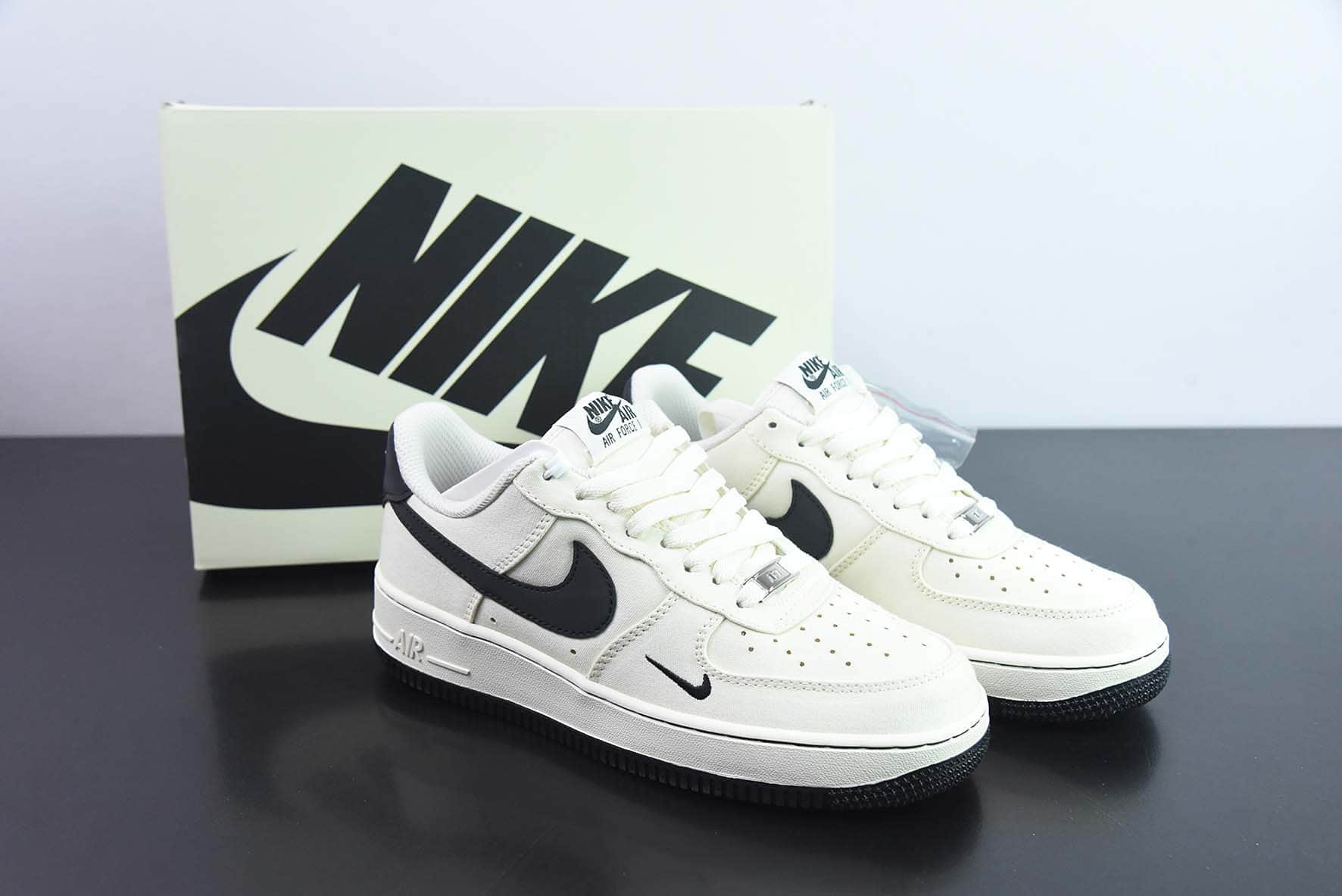 耐克Nike Air Force 1 AF1黑白小勾帆布空军一号低帮休闲板鞋纯原版本 货号：ME0112-511