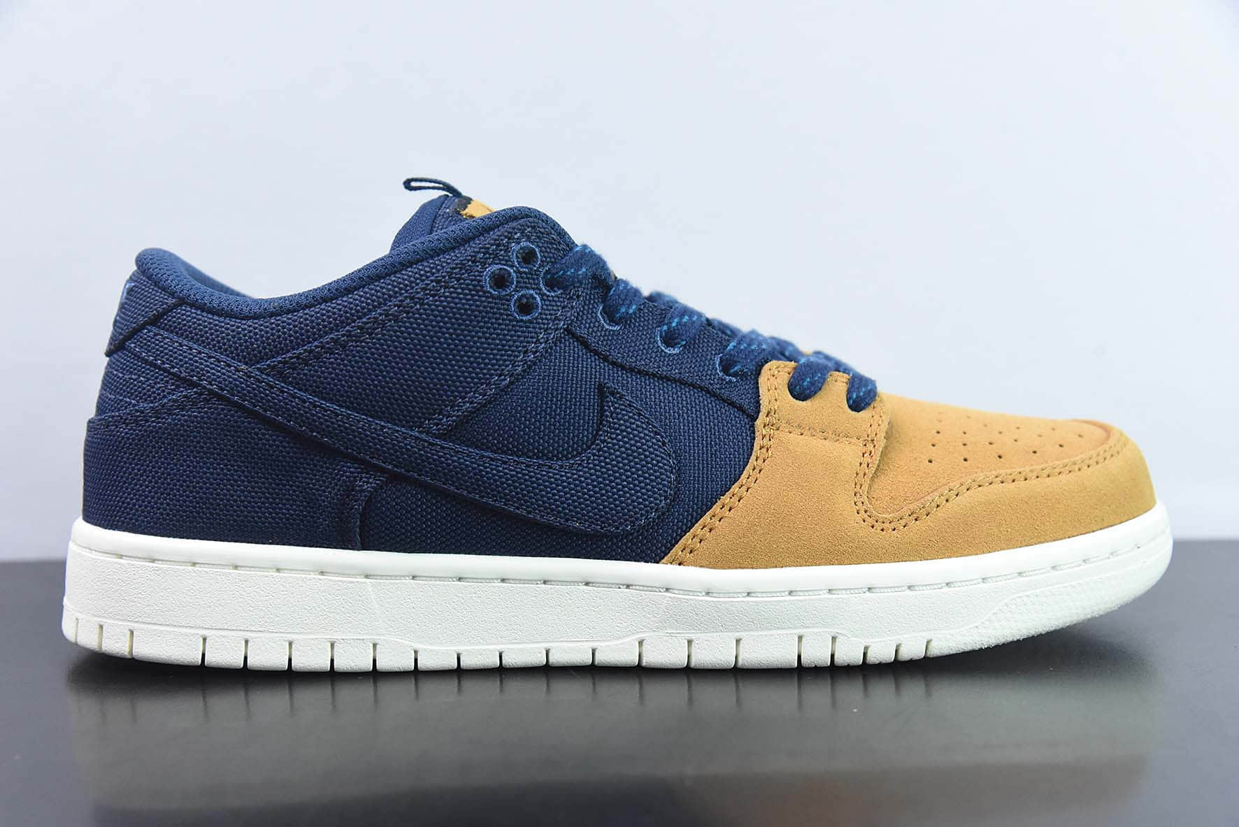 耐克Nike SB Dunk Low Pro PRMMidnight NavyOchre午夜蓝沙漠黄SB扣篮系列低帮休闲运动滑板板鞋纯原版本 货号：DX6775-400