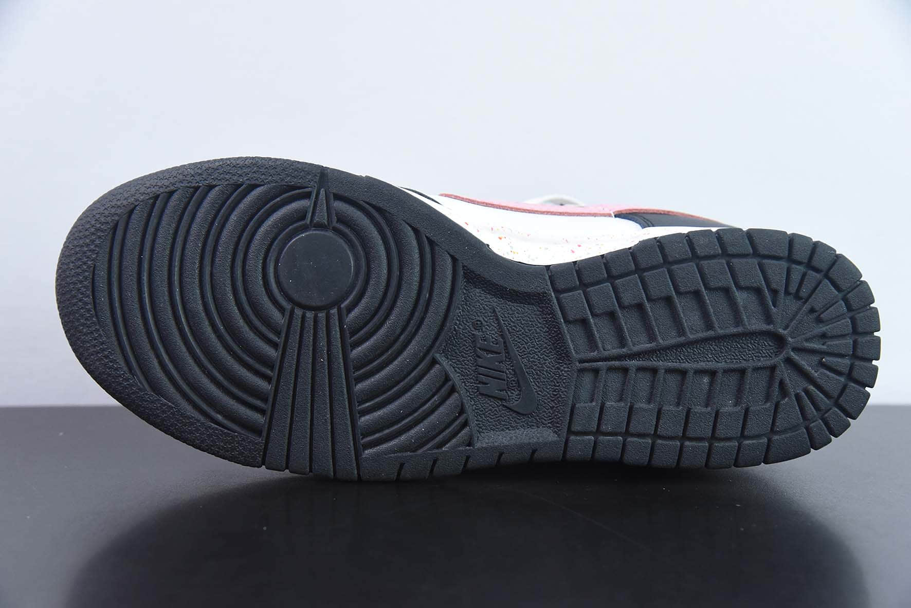 耐克Nike Dunk Low Multi Color 活力三勾黑白粉定制版解构绑带休闲板鞋纯原版本 货号：FD4623-140