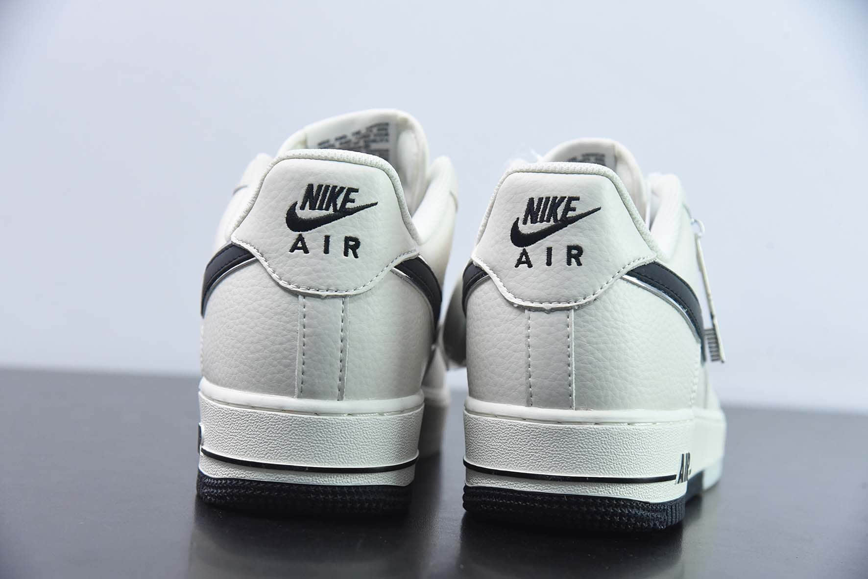 耐克Nike Air Force 1 米白黑满天星空军一号低帮运动休闲板鞋纯原版本 货号：JJ0253-001 