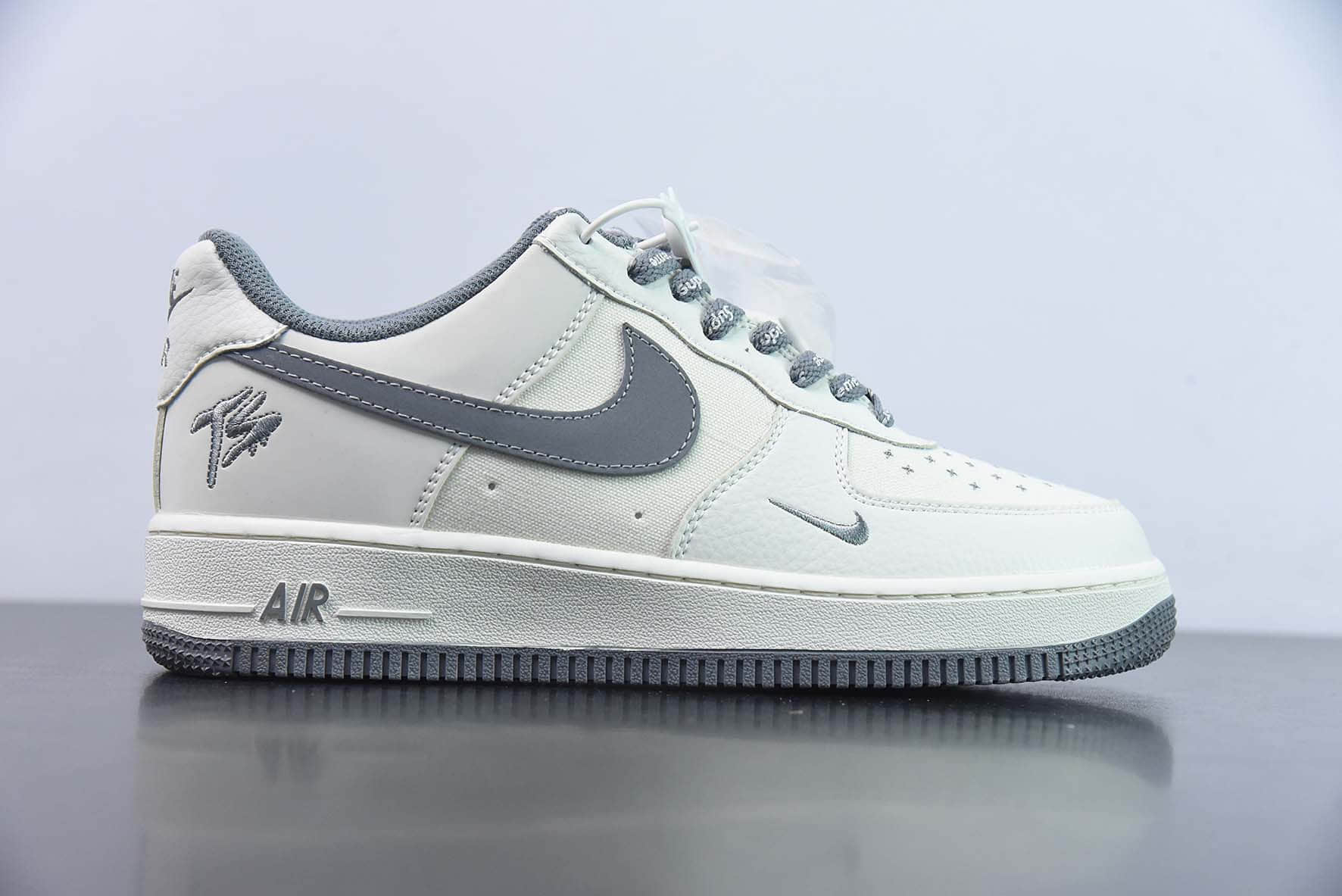 耐克Nike Air Force 1 TS联名深灰帆布空军一号低帮运动休闲板鞋纯原版本 货号：PF9055-751