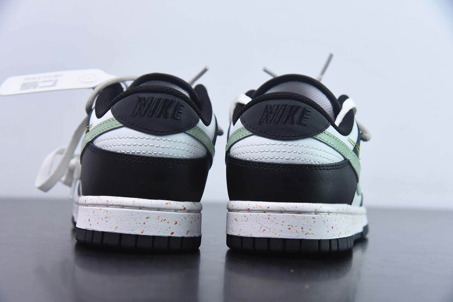 耐克Nike SB Dunk Low 黑白绿解构活力三钩抽绳系列复古低帮板鞋纯原版本 货号：FD4623-143 
