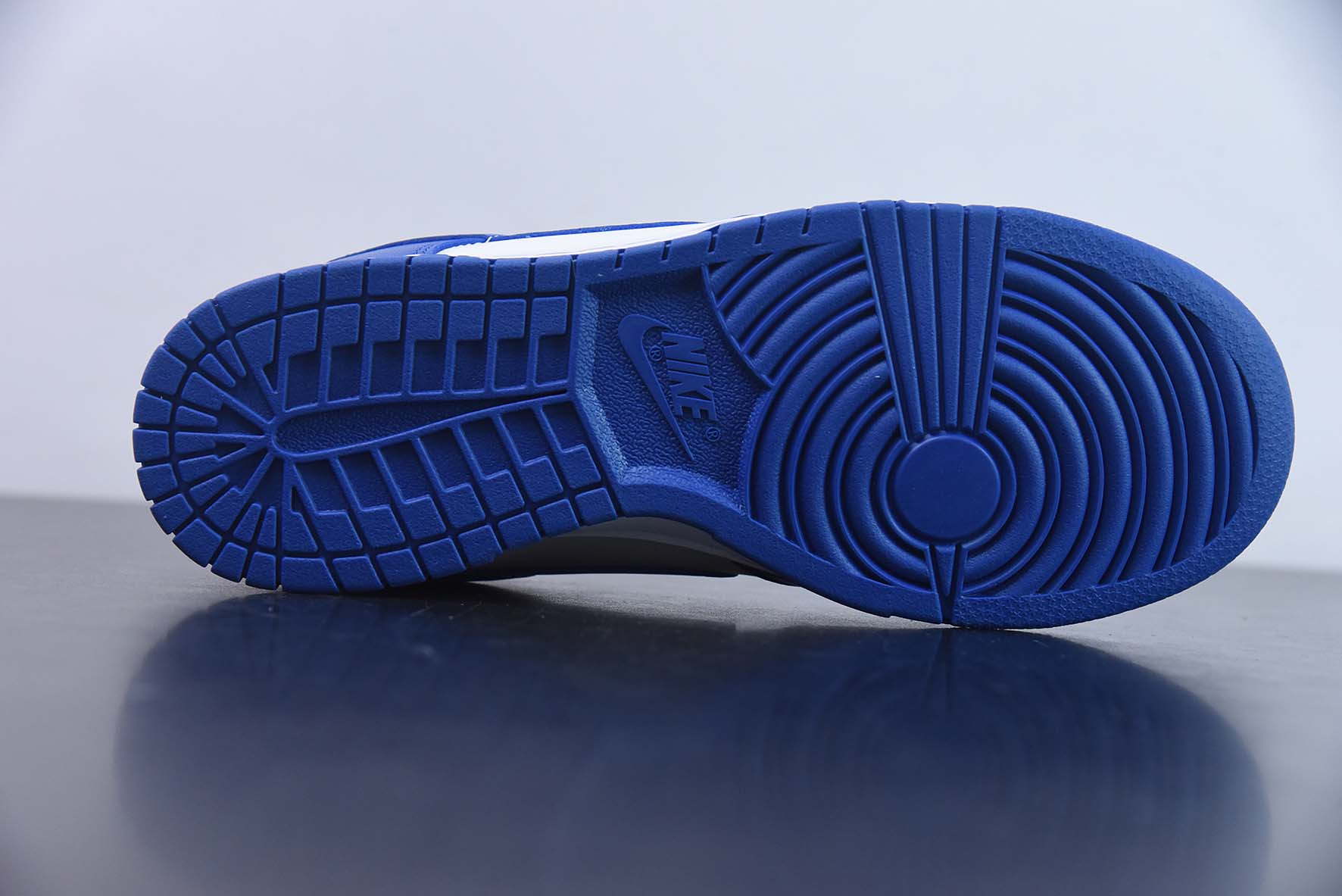 耐克Nike SB Dunk Low “Habibi” 天空蓝白SB扣篮系列复古低帮休闲运动滑板板鞋纯原版本 货号：JU1726-100