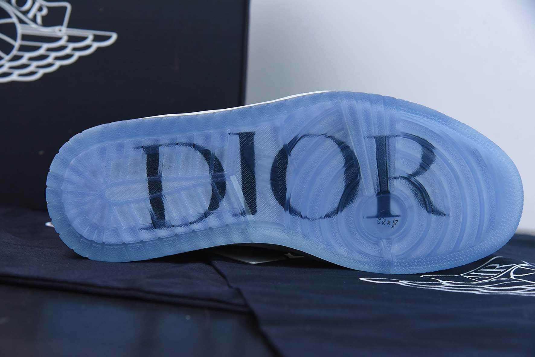 乔丹Air Jordan Dior x Air Jordan 1 HighAJ1大迪奥烟灰高帮复古文化篮球鞋纯原版本 货号：CN8607-002