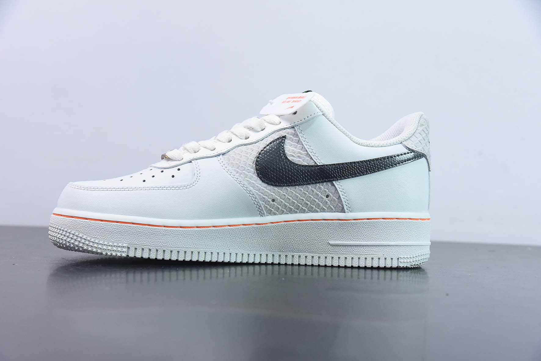 耐克Nike Air Force 1’07 LowSail Snakeskin皮革米白蛇纹深灰空军一号低帮休闲板鞋纯原版本 货号：FN8892-191 