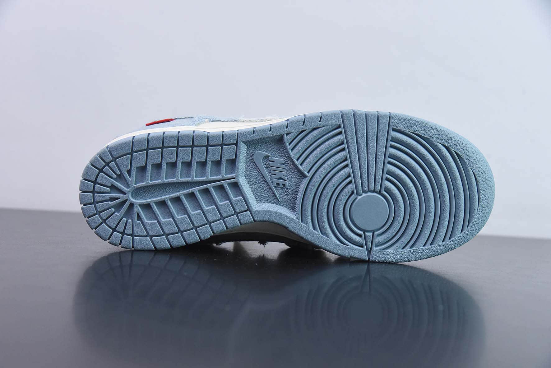 耐克Nike Levi's x NK Dunk Low 李维斯联名破布牛仔蓝SB低帮休闲板鞋纯原版本 货号：LE0021-005