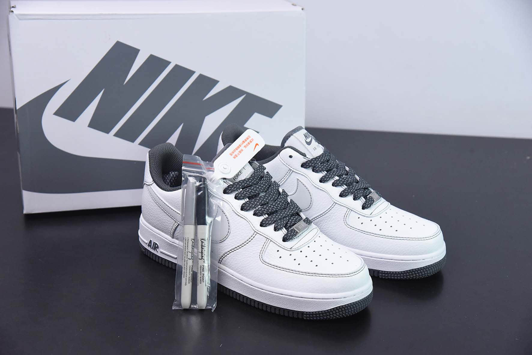 耐克Nike Air Force 1 Low 白灰满天星空军一号低帮休闲运动板鞋纯原版本 货号：MM3603-023