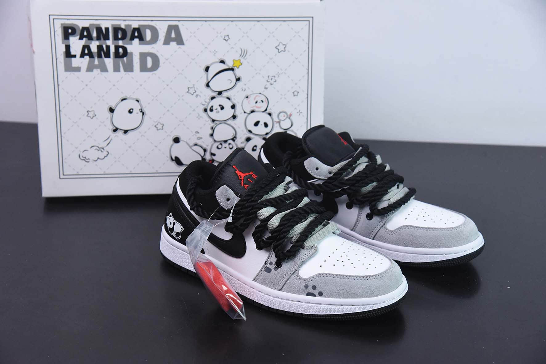 耐克Nike Panda Prank X Nike Dunk Low Retro熊猫恶作剧定制款休闲滑板鞋纯原版本 货号：DX4374-008 