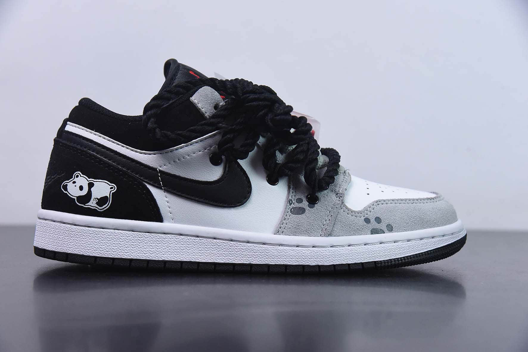 耐克Nike Panda Prank X Nike Dunk Low Retro熊猫恶作剧定制款休闲滑板鞋纯原版本 货号：DX4374-008 