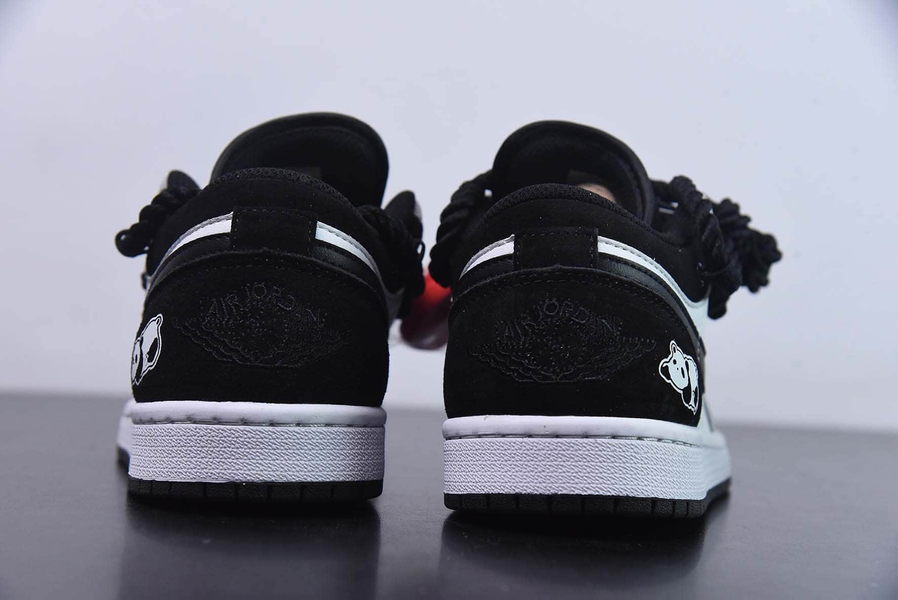 耐克Nike Panda Prank X Nike Dunk Low Retro熊猫恶作剧定制款休闲滑板鞋纯原版本 货号：DX4374-008 