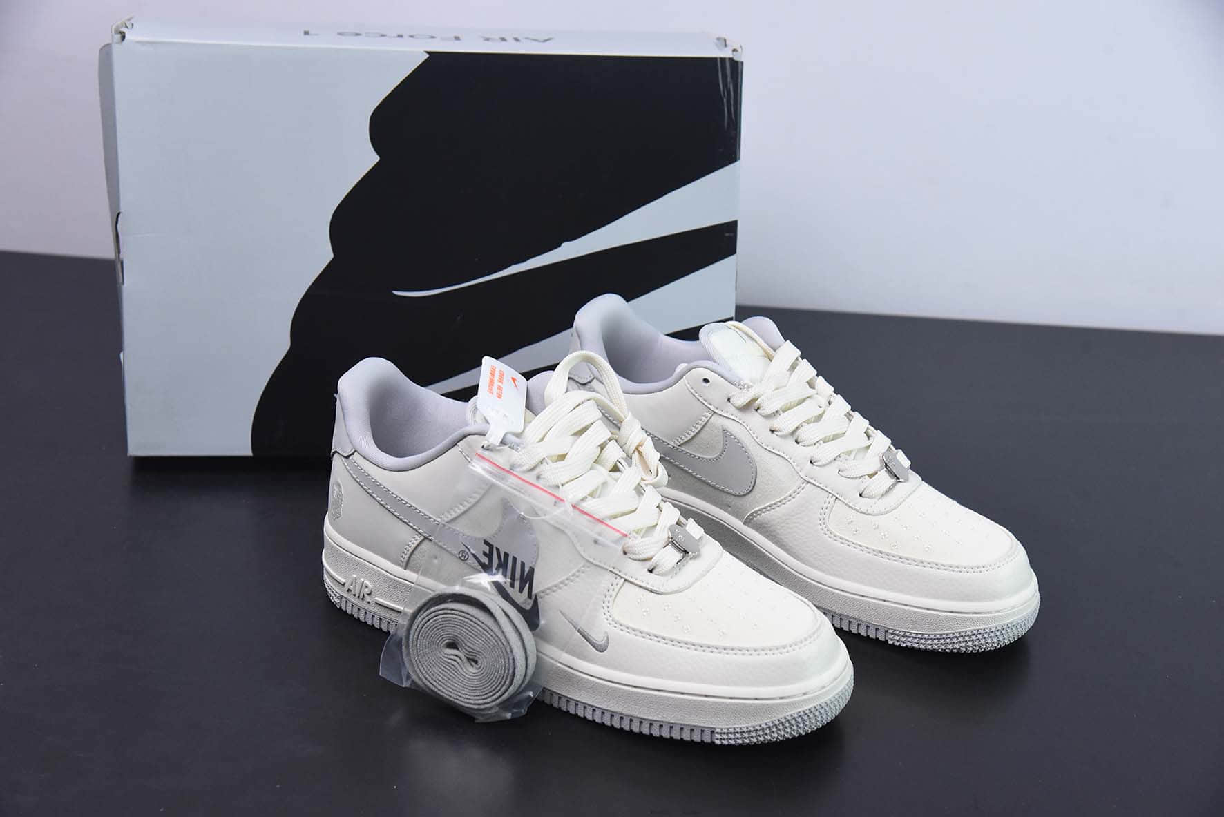 耐克NIke Air Force 1 '07 Low “BAPE联名米灰帆布”空军一号低帮休闲板鞋纯原版本 货号：BS9055-748
